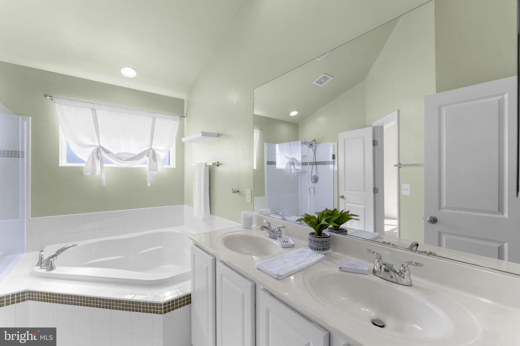 VICTORY LAKES - Residential