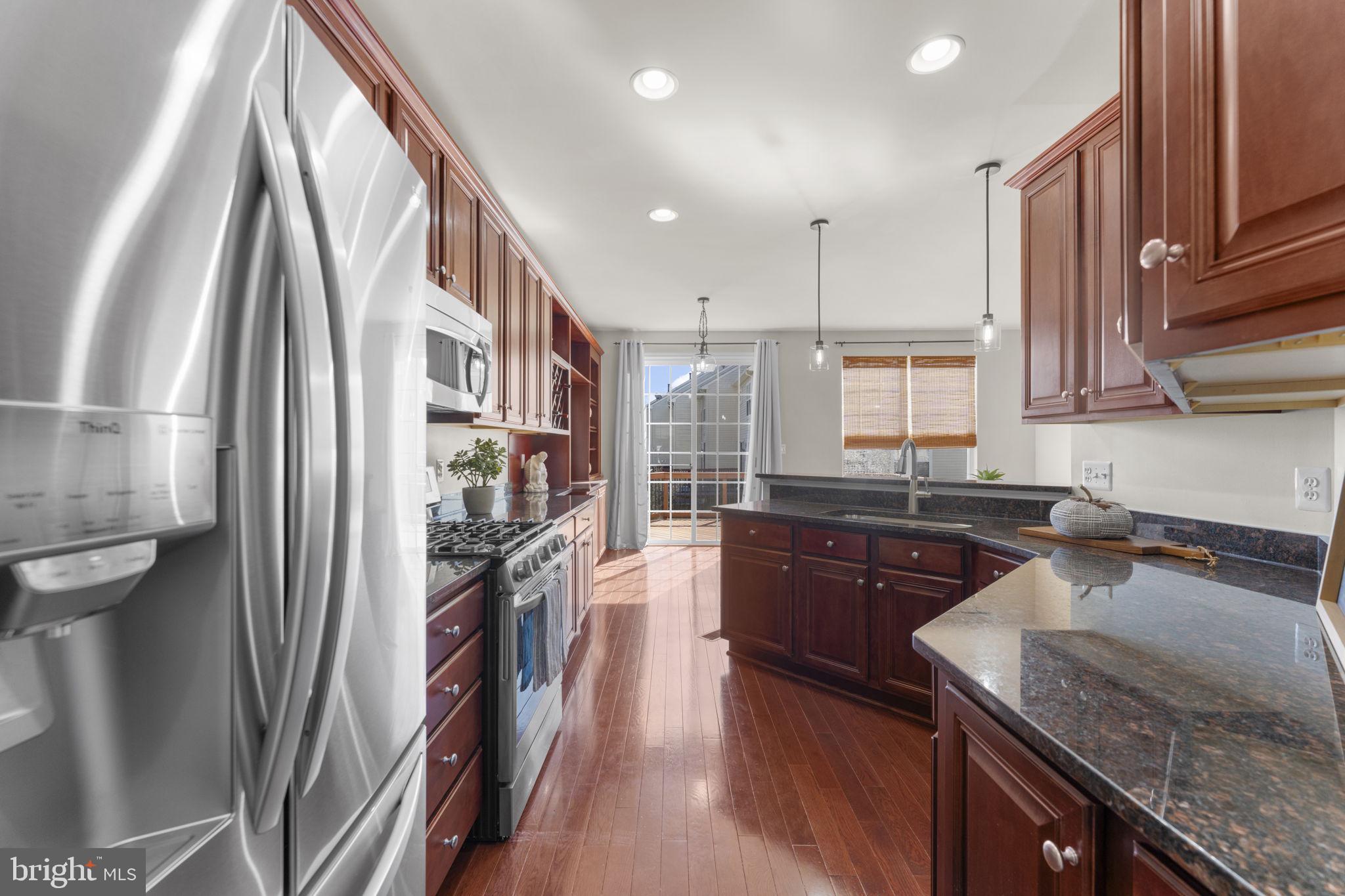 VICTORY LAKES - Residential