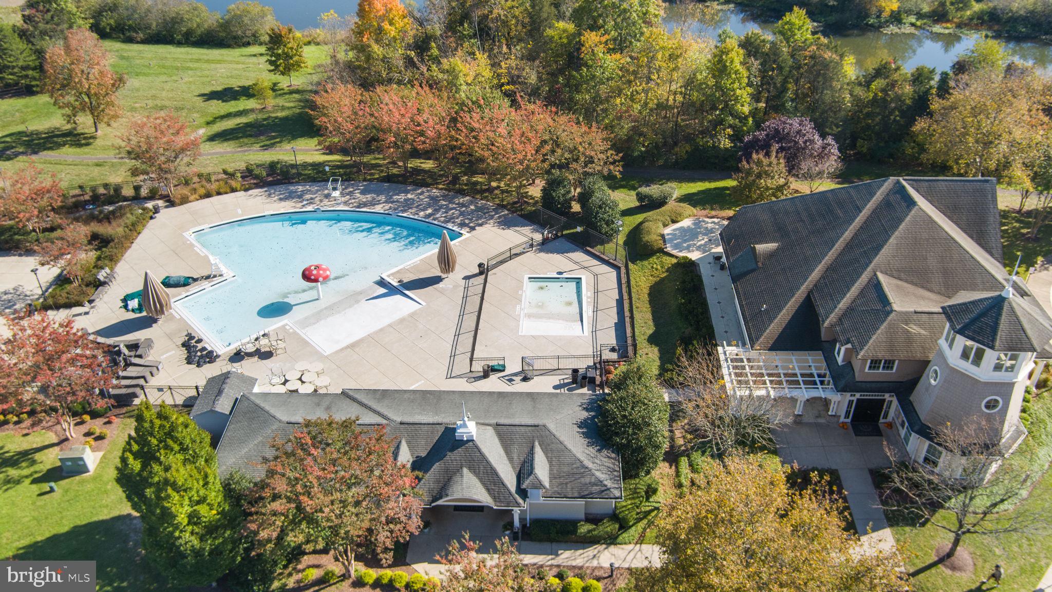 VICTORY LAKES - Residential