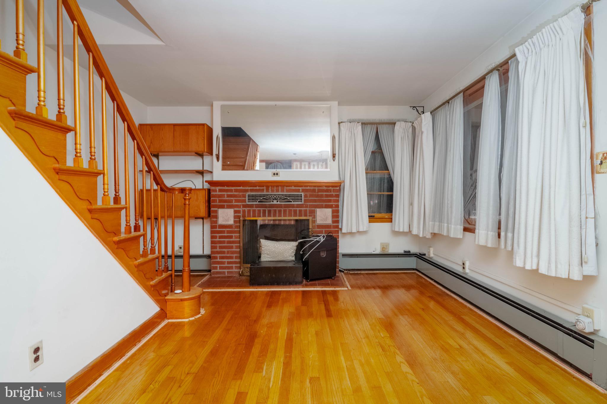 ROSEDALE GARDENS - Residential