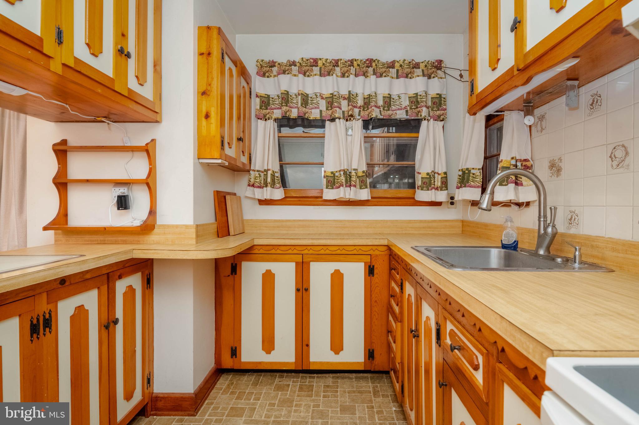 ROSEDALE GARDENS - Residential