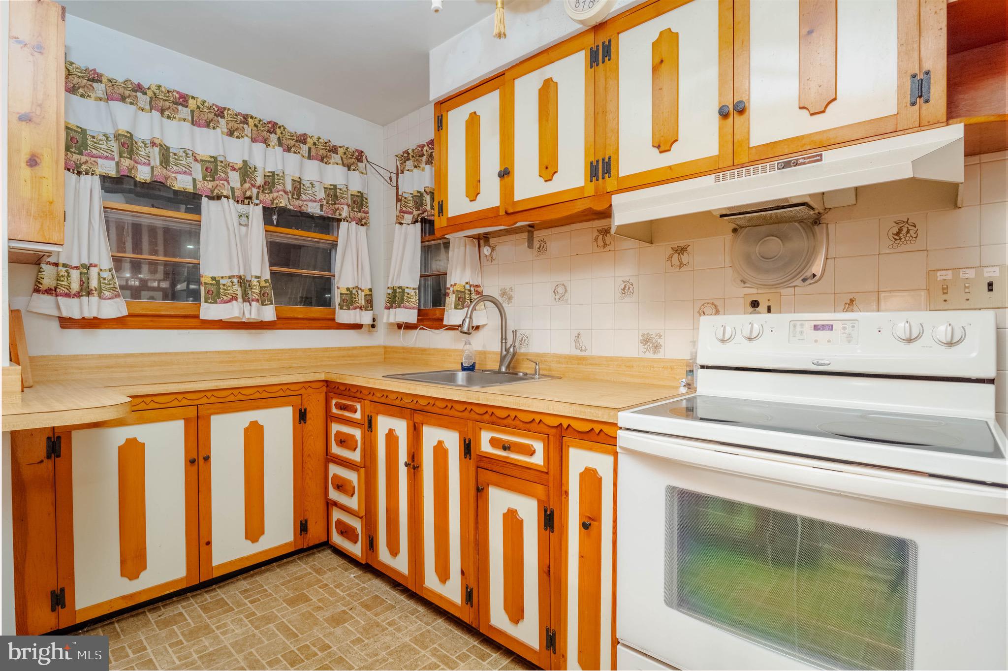 ROSEDALE GARDENS - Residential