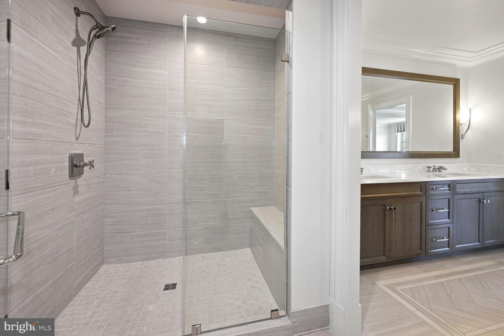 THE SIGNET - Residential