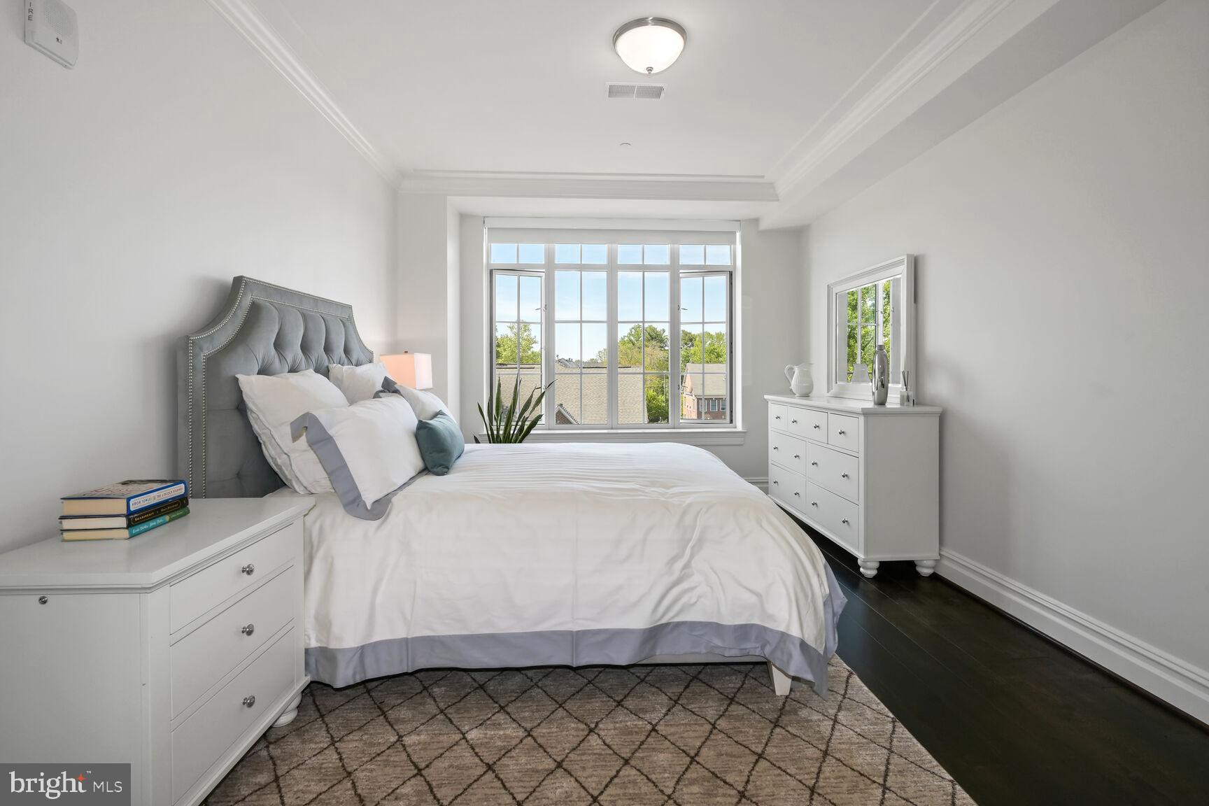 THE SIGNET - Residential