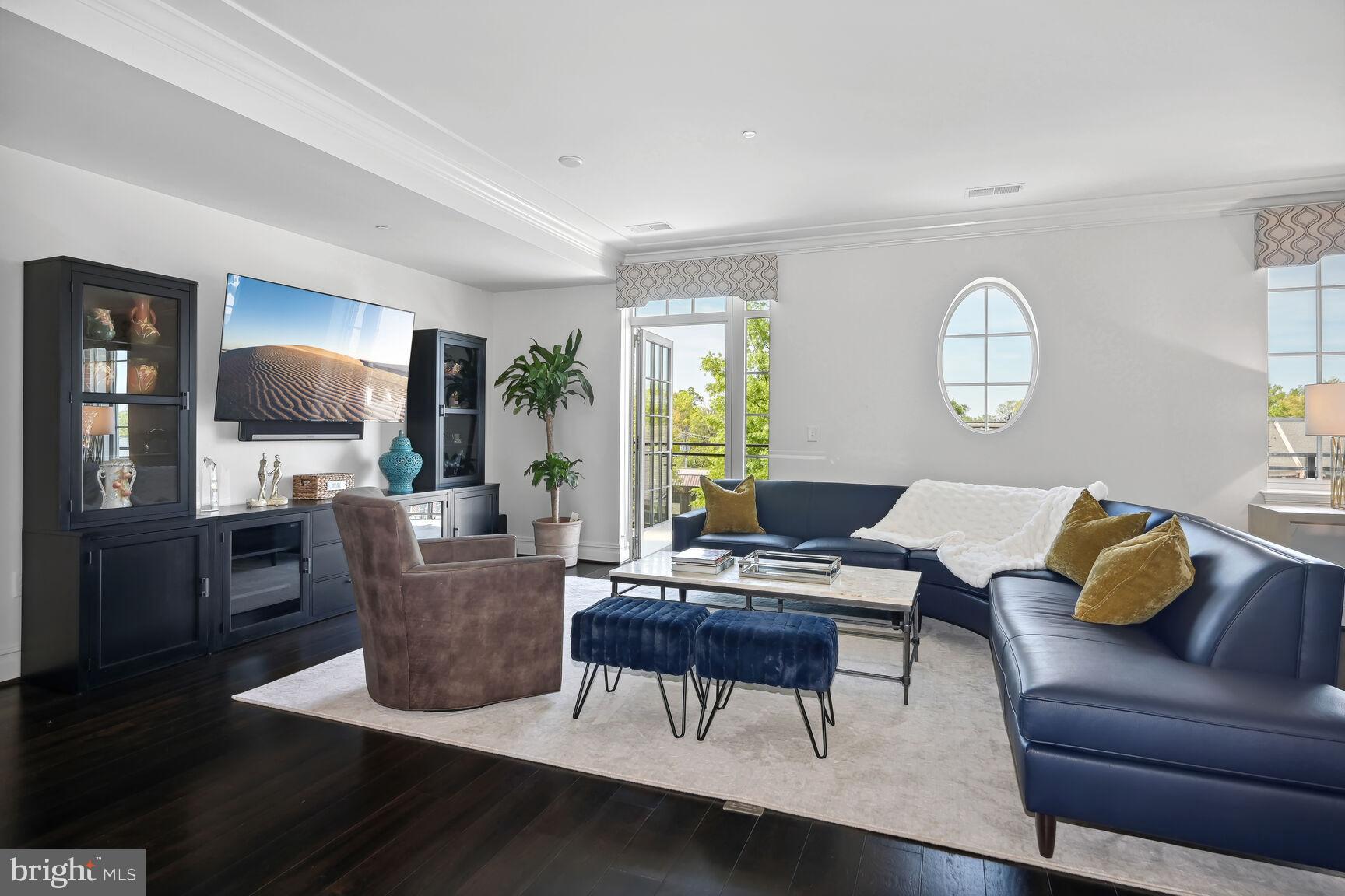 THE SIGNET - Residential