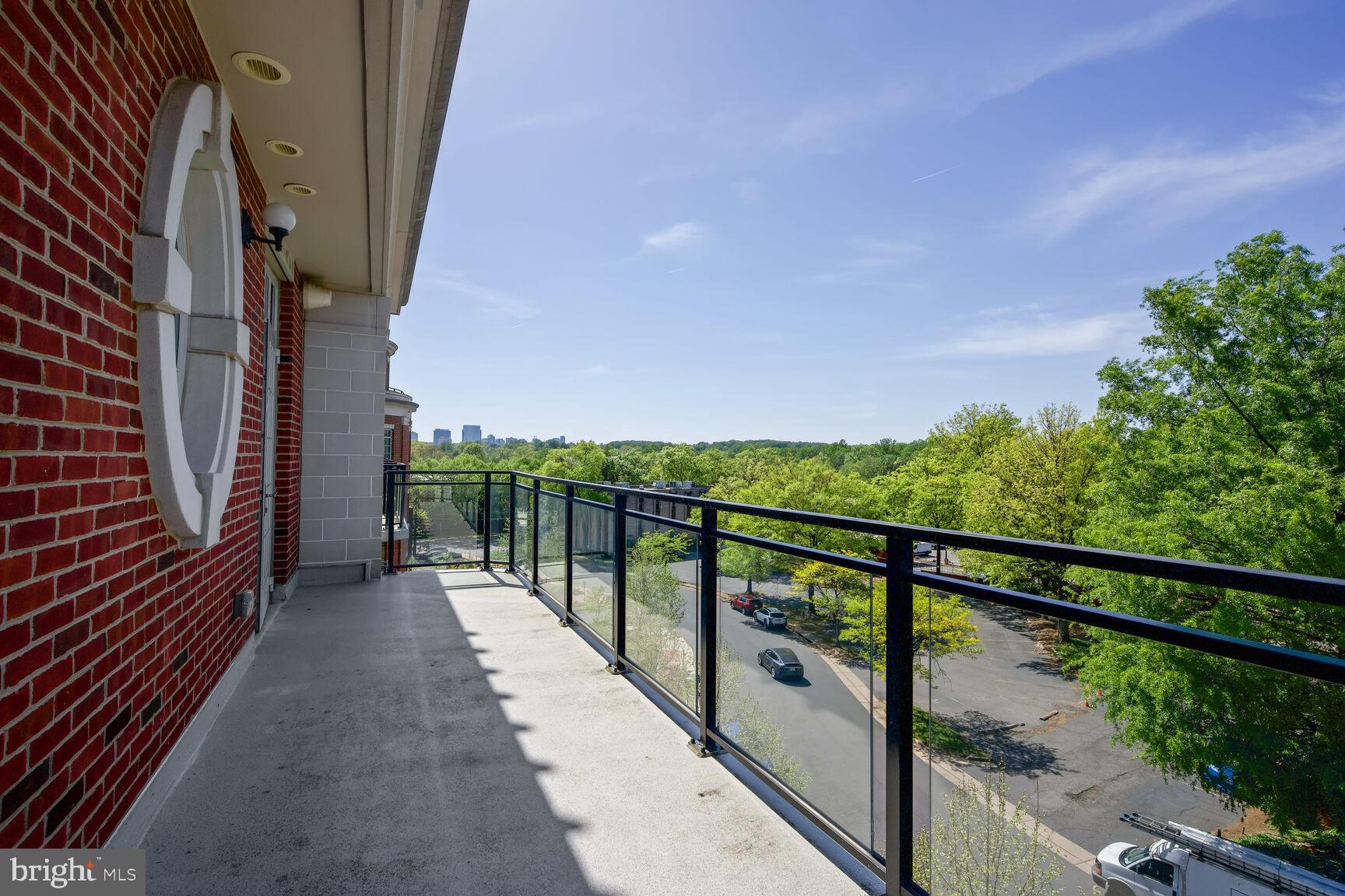 THE SIGNET - Residential