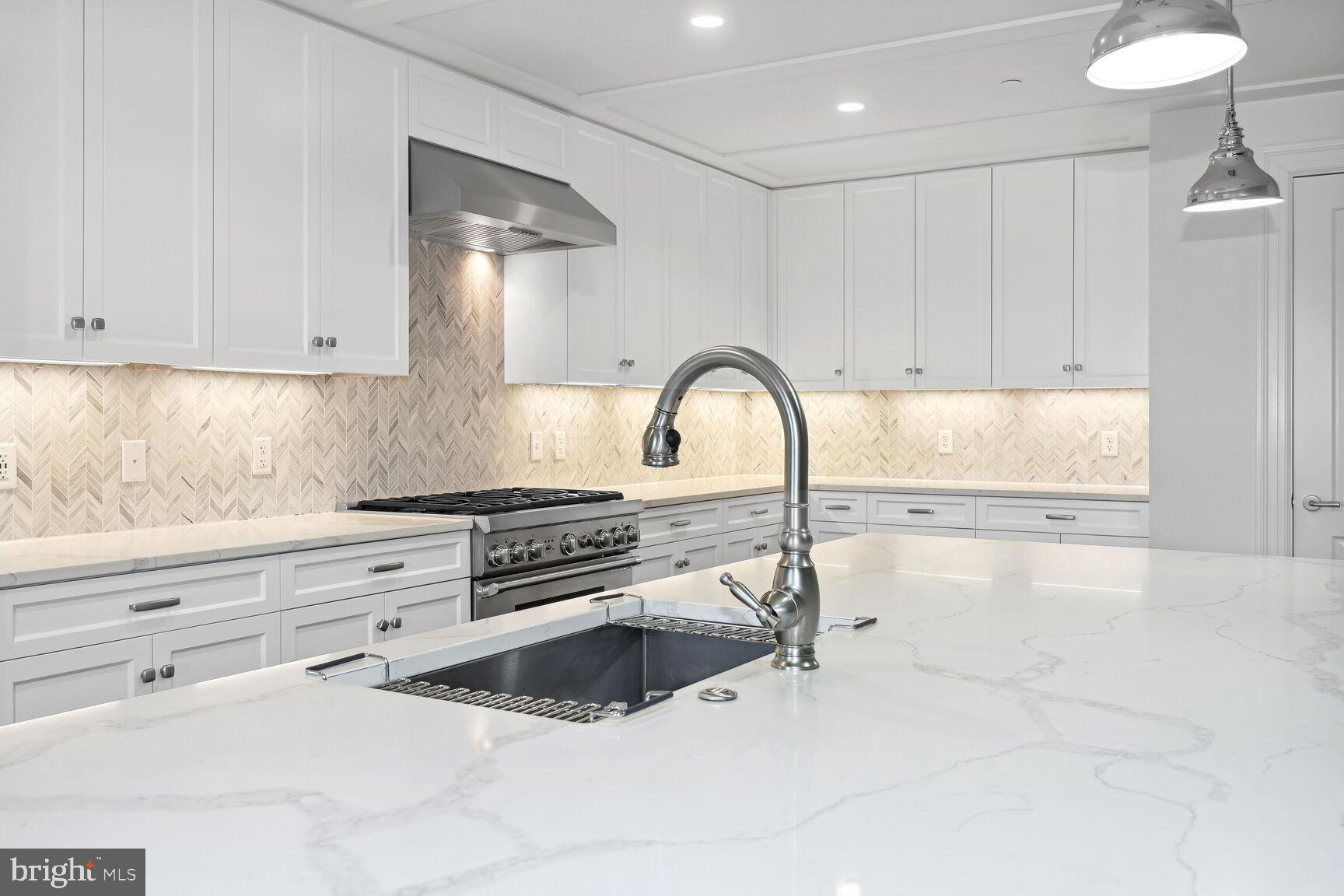 THE SIGNET - Residential