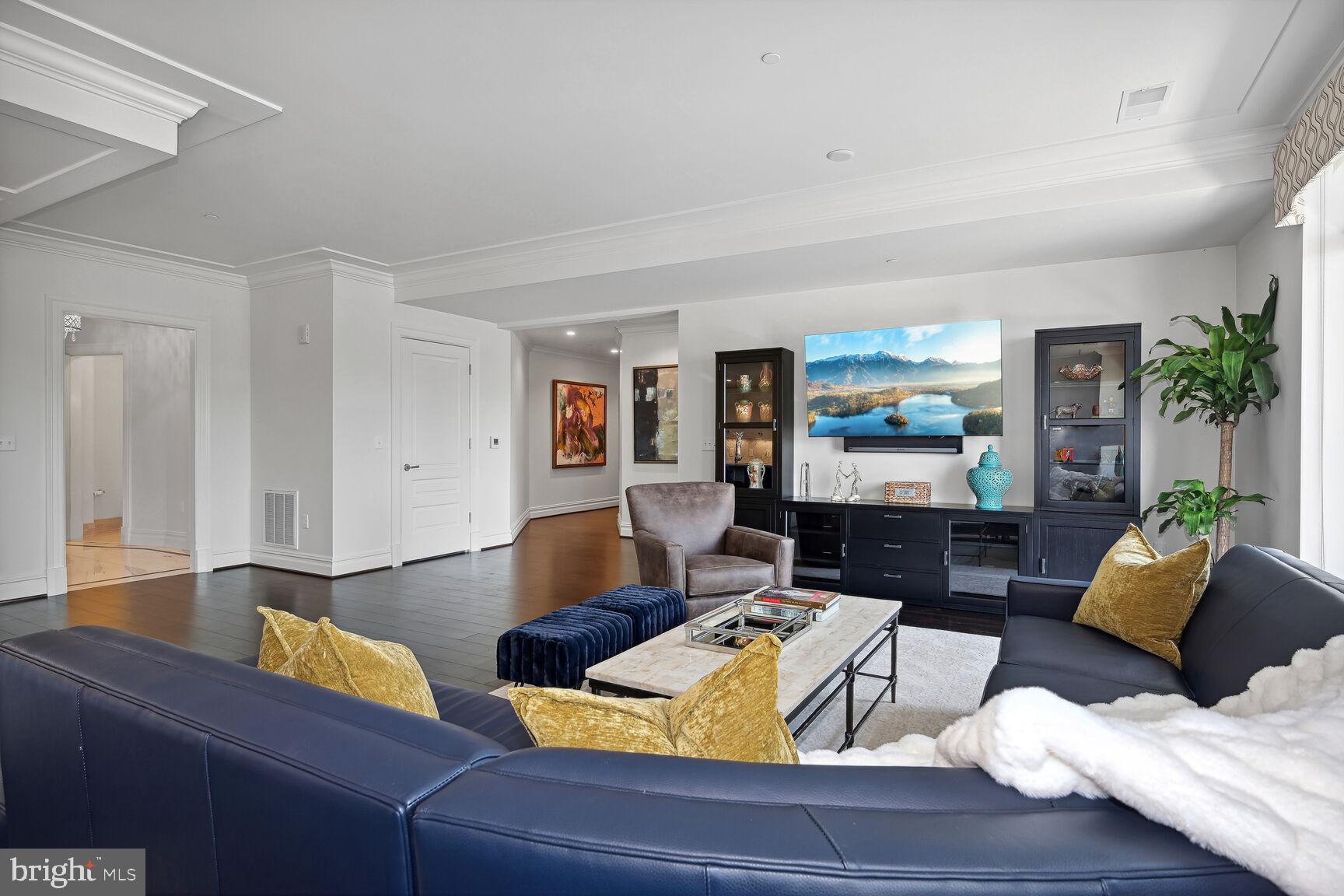 THE SIGNET - Residential