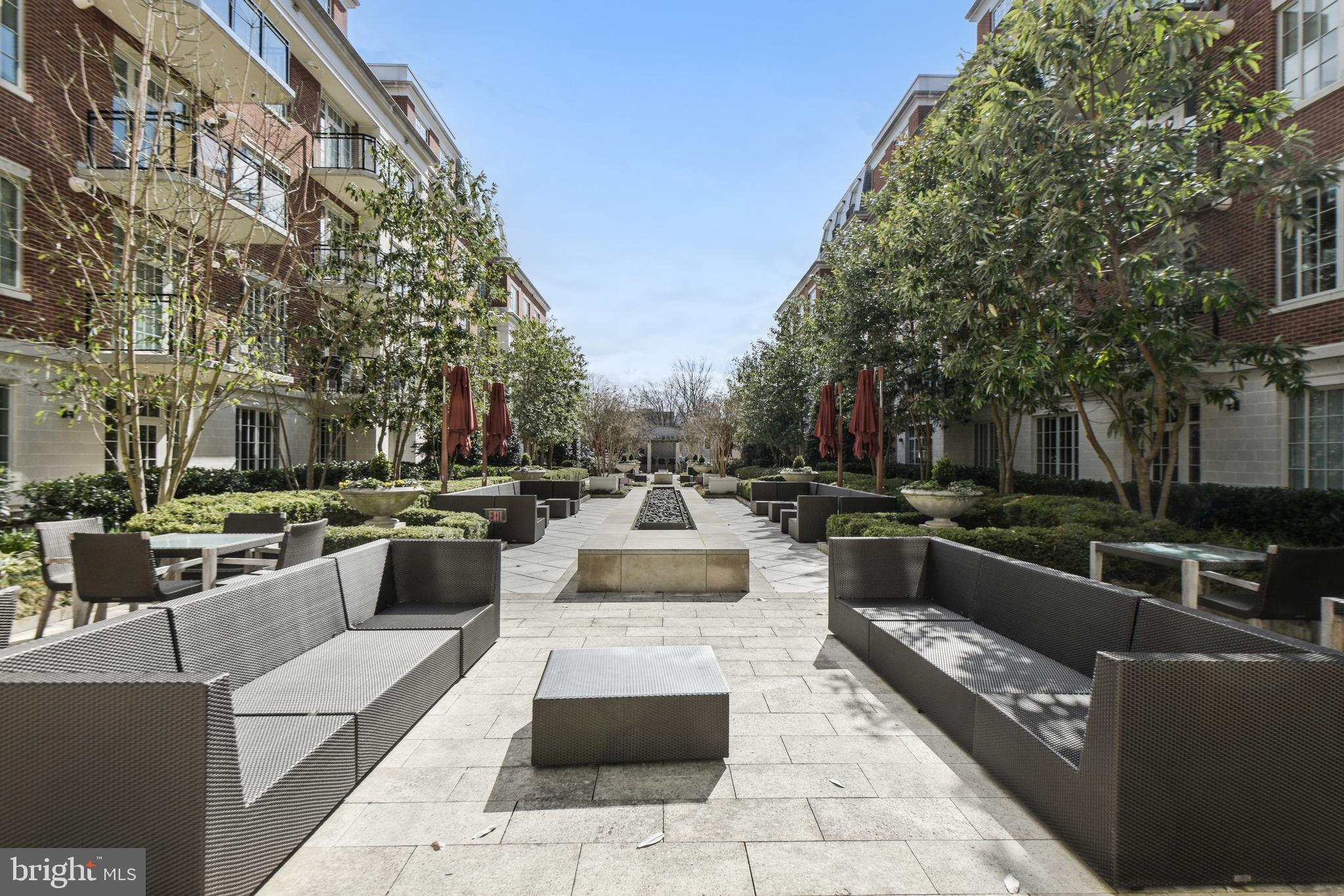 THE SIGNET - Residential