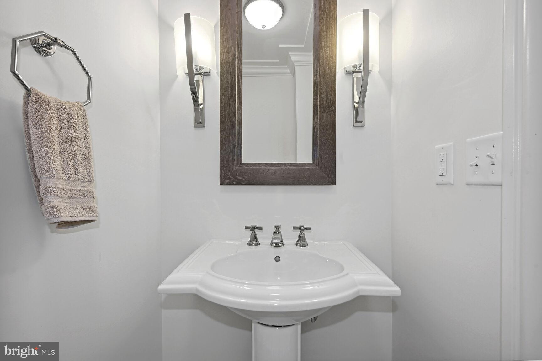 THE SIGNET - Residential