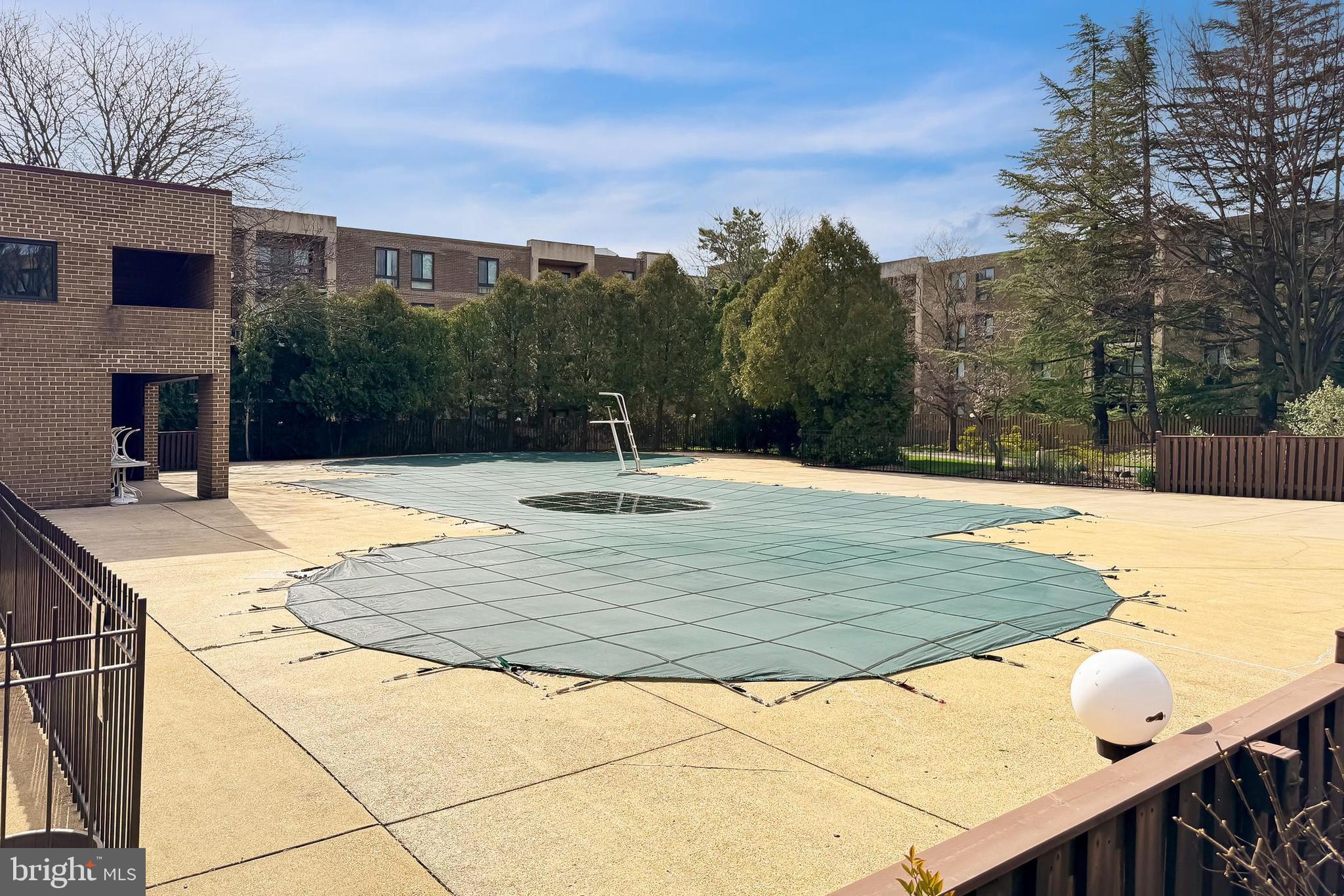 THE PLAZA - Residential