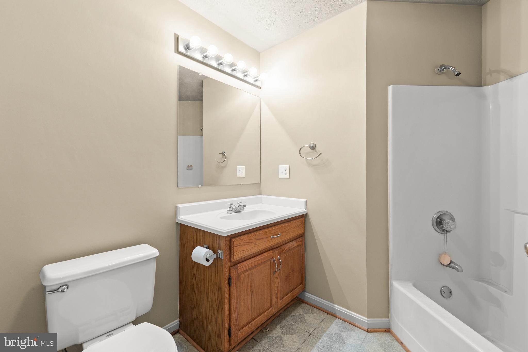 LAKE HOLIDAY ESTATES - Residential