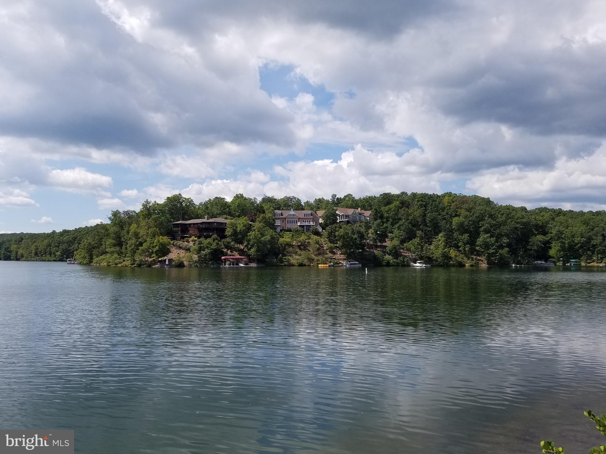 LAKE HOLIDAY ESTATES - Residential