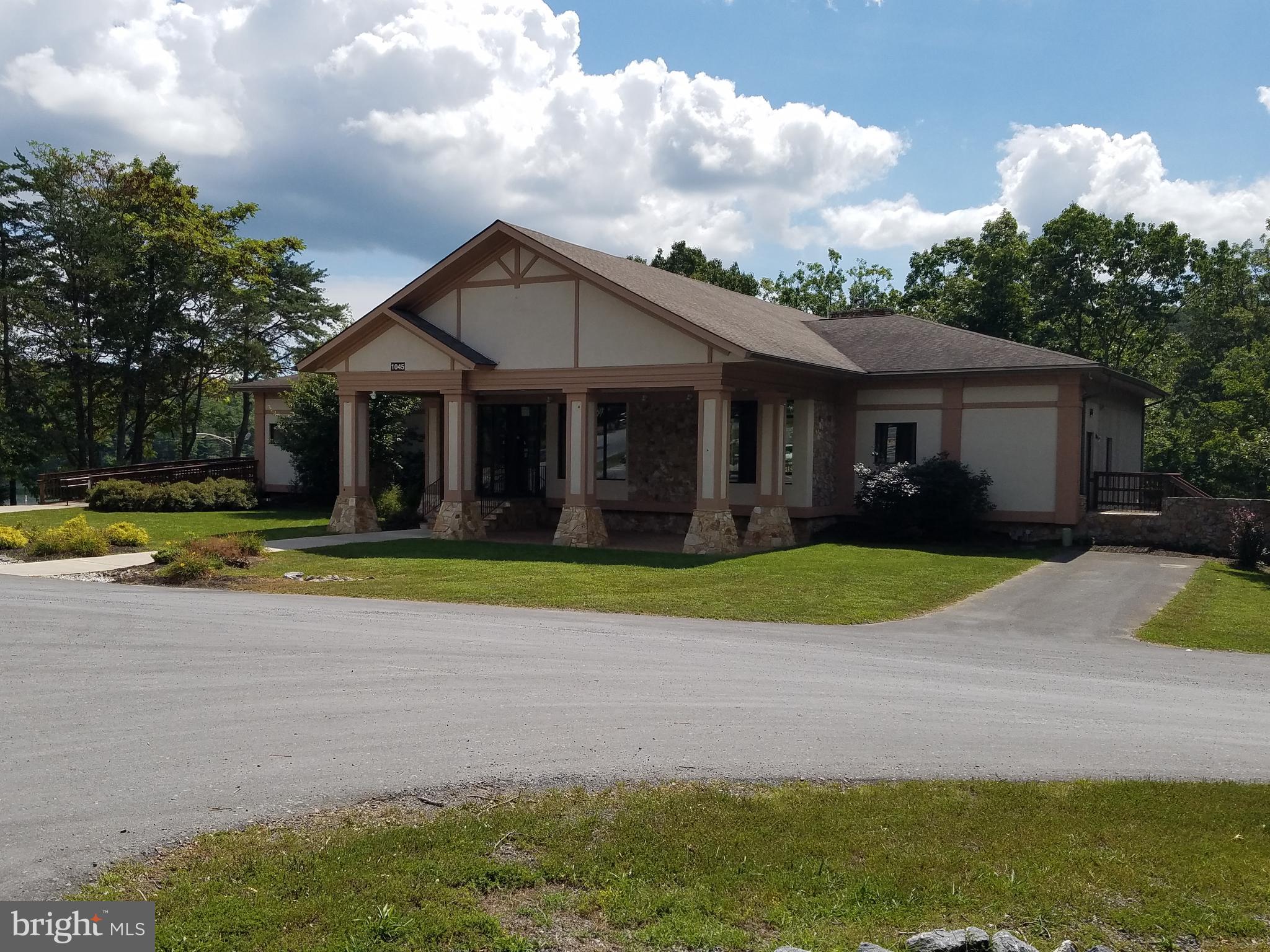 LAKE HOLIDAY ESTATES - Residential