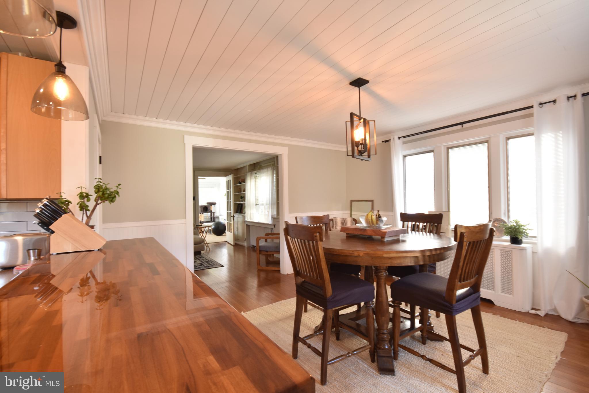 GLADSTONE MANOR - Residential