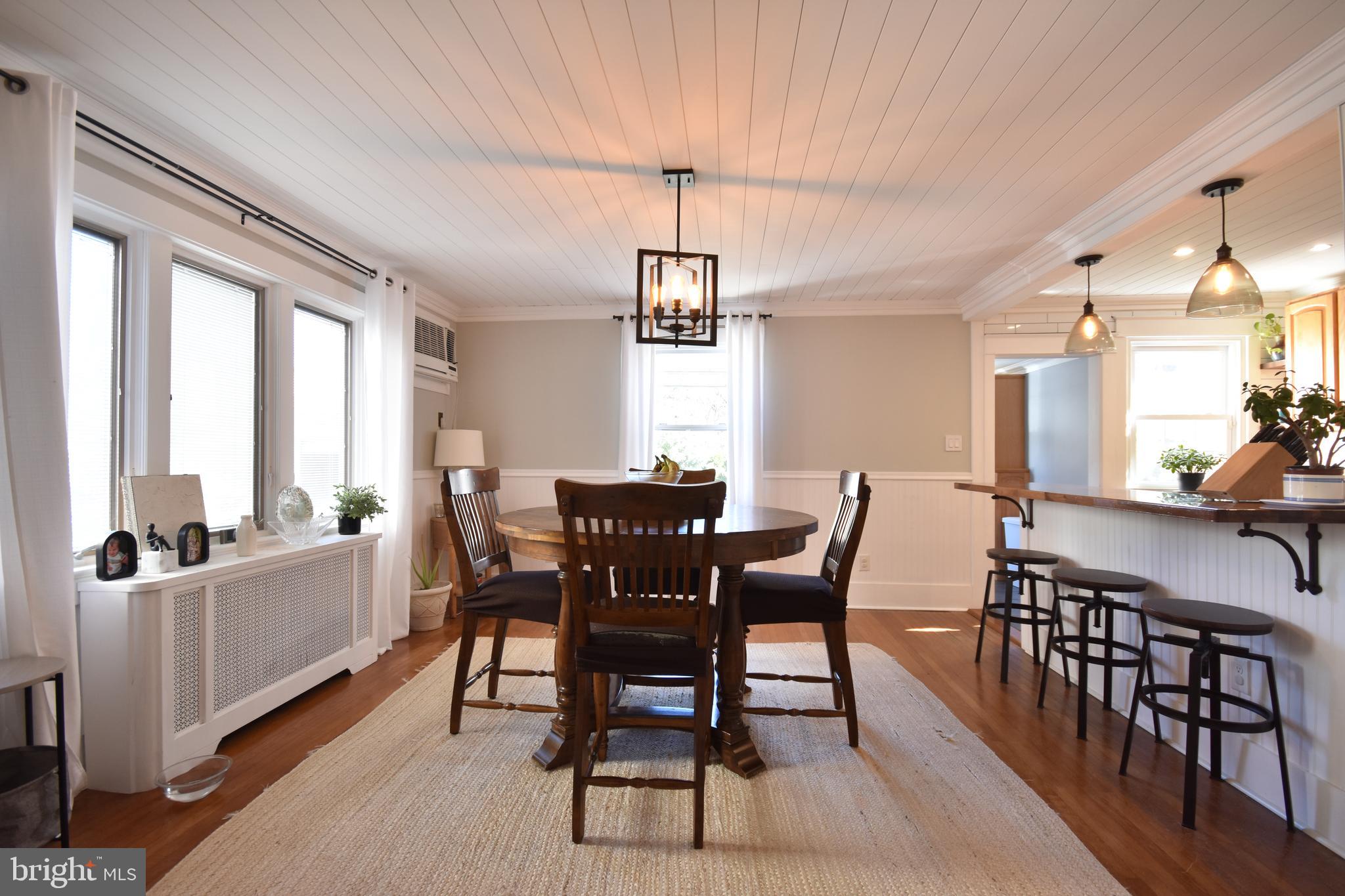 GLADSTONE MANOR - Residential