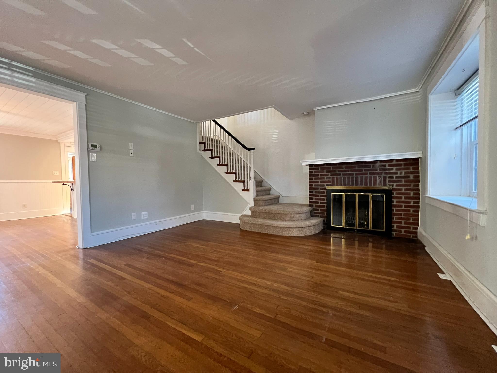 GLADSTONE MANOR - Residential