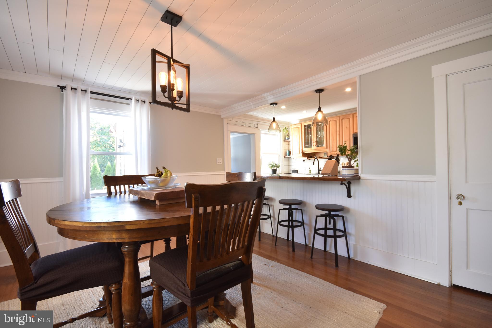 GLADSTONE MANOR - Residential