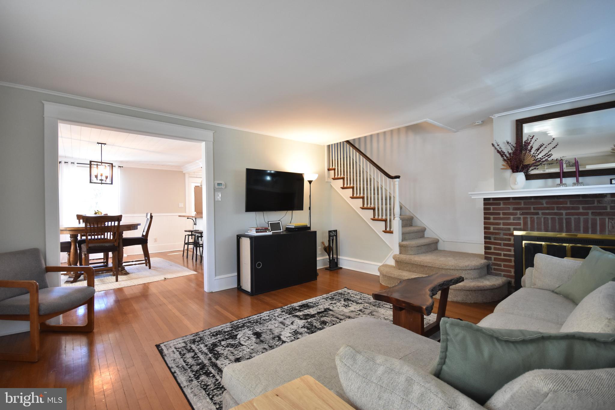 GLADSTONE MANOR - Residential