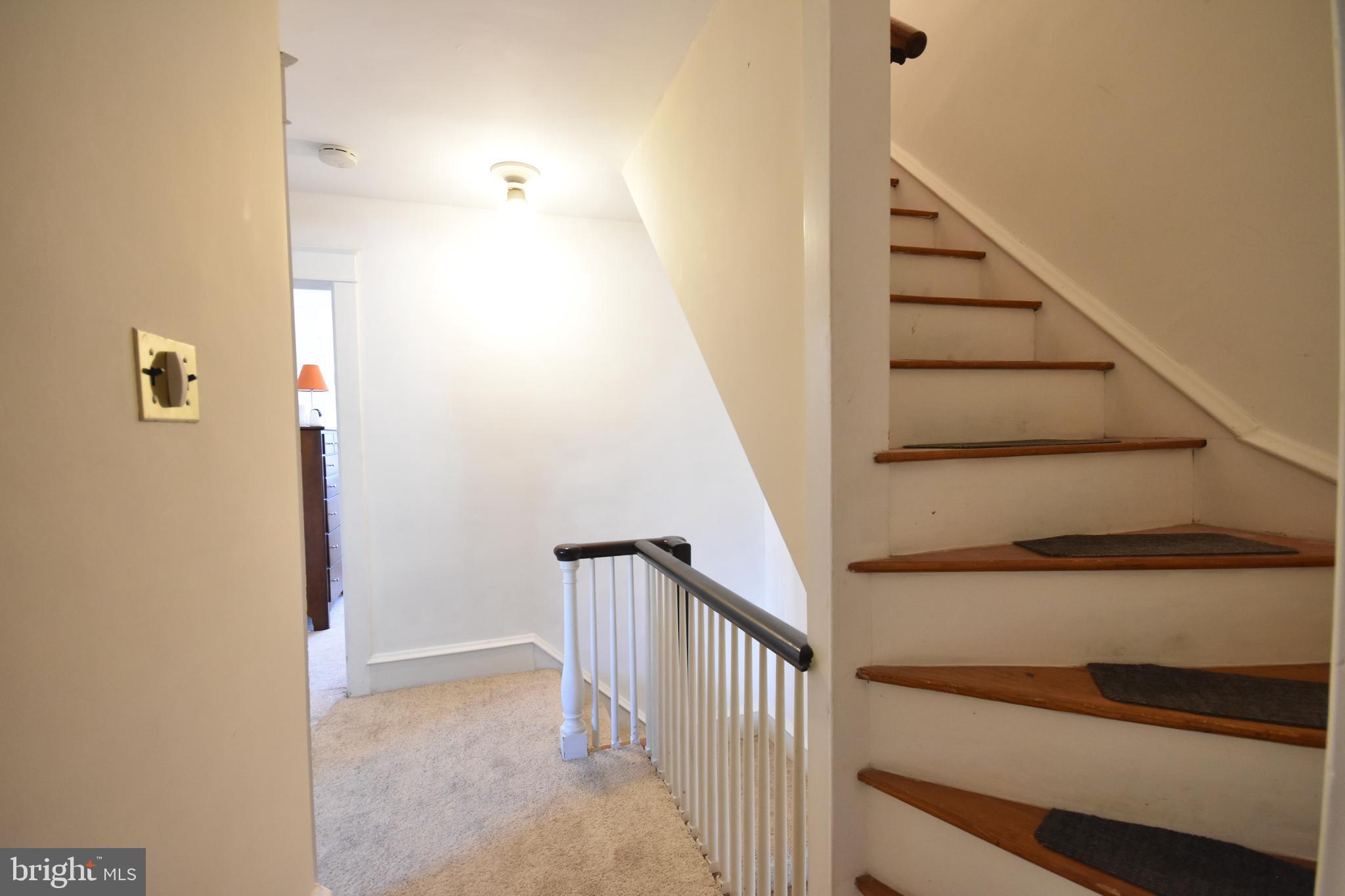 GLADSTONE MANOR - Residential