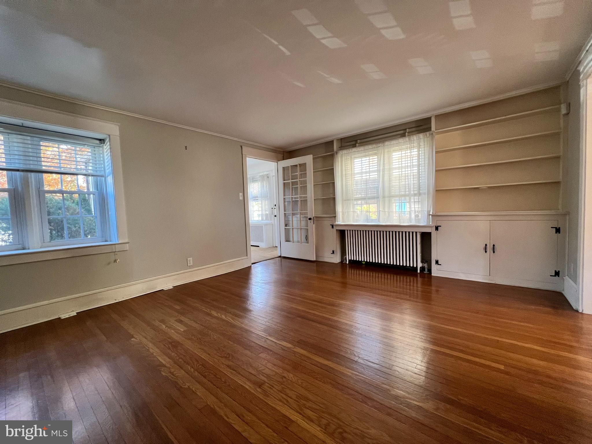 GLADSTONE MANOR - Residential