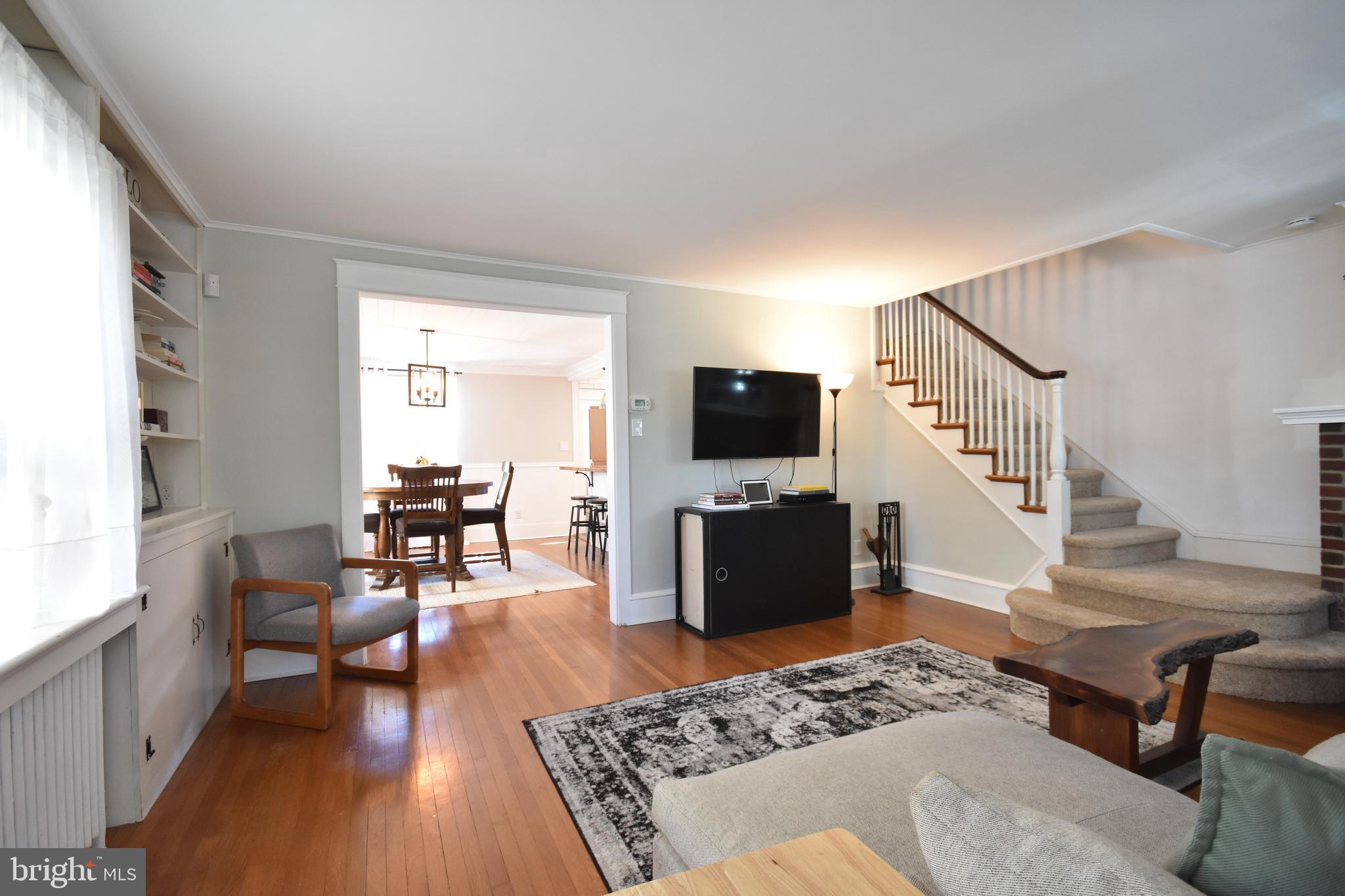 GLADSTONE MANOR - Residential