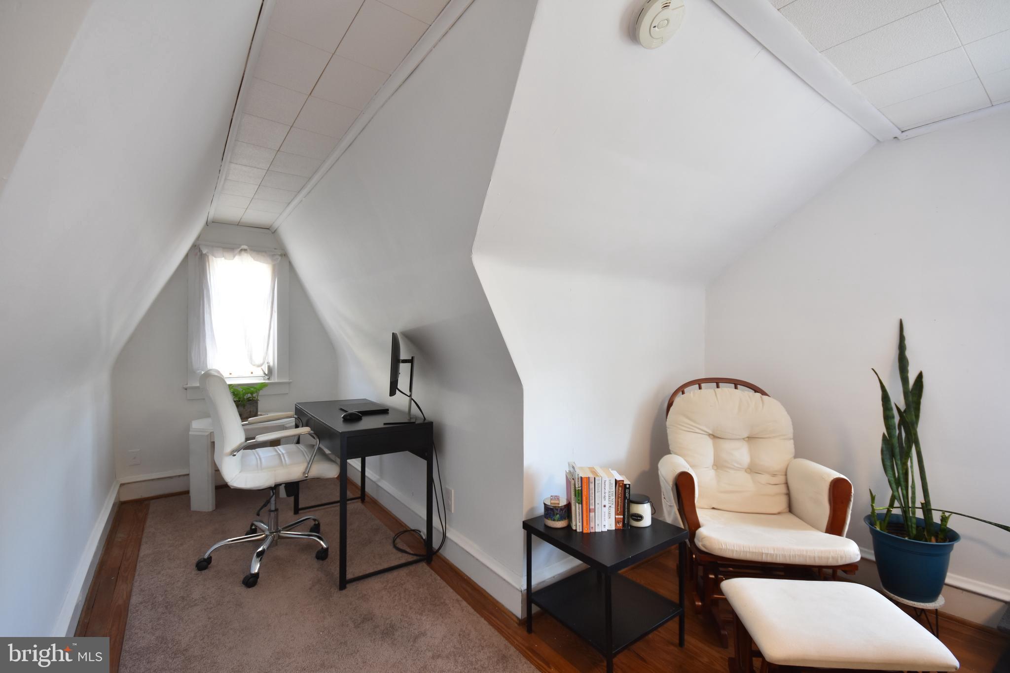 GLADSTONE MANOR - Residential