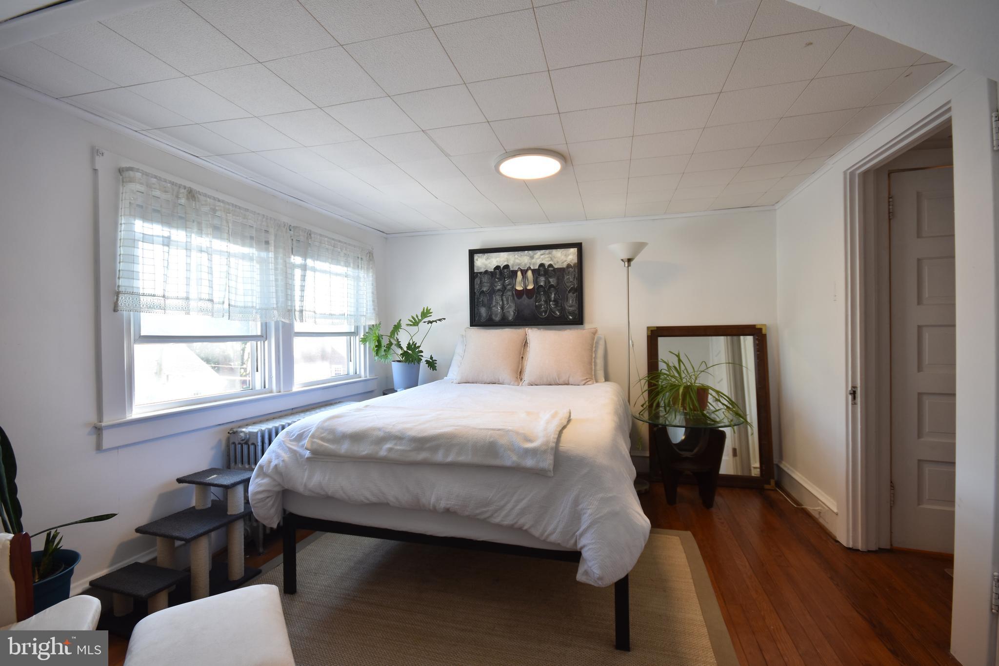 GLADSTONE MANOR - Residential