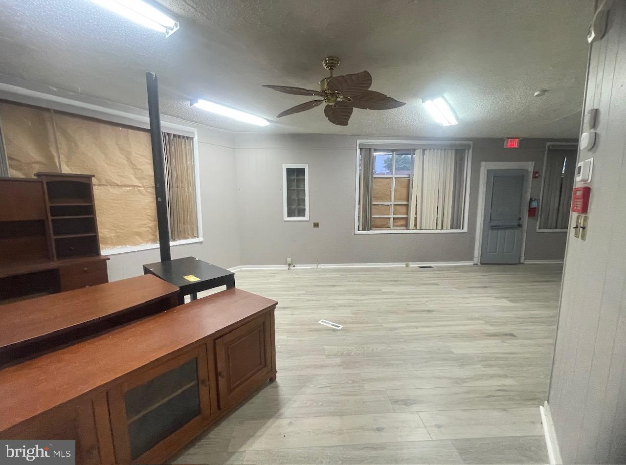 1235 N BLACK HORSE PIKE