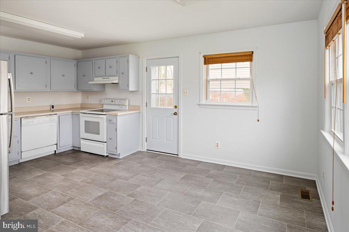 JACKSON PARK - Residential Lease