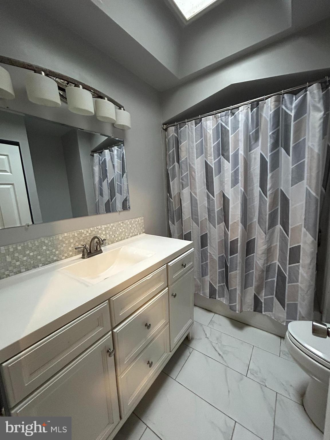 LAWNCREST - Residential