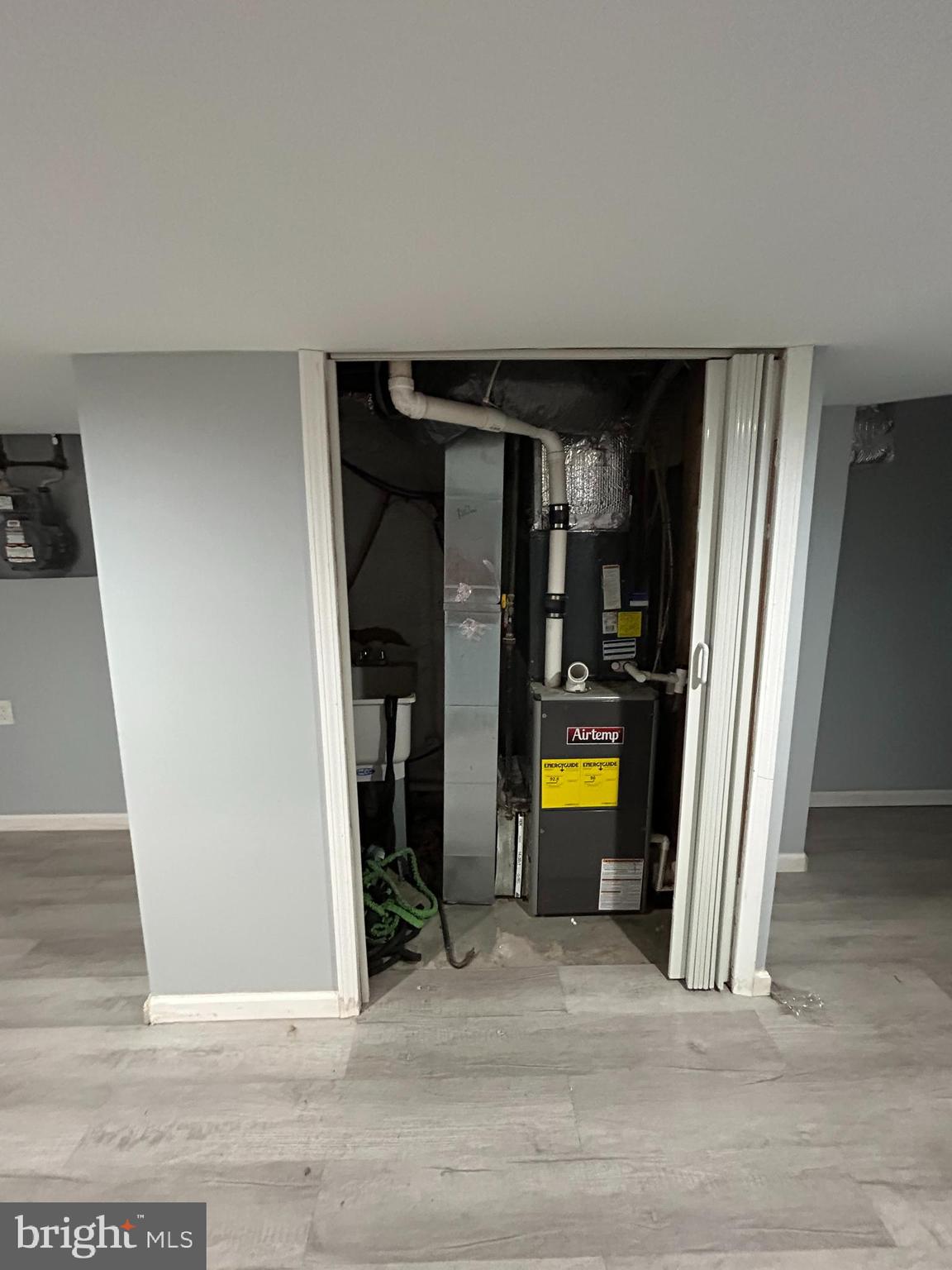 LAWNCREST - Residential