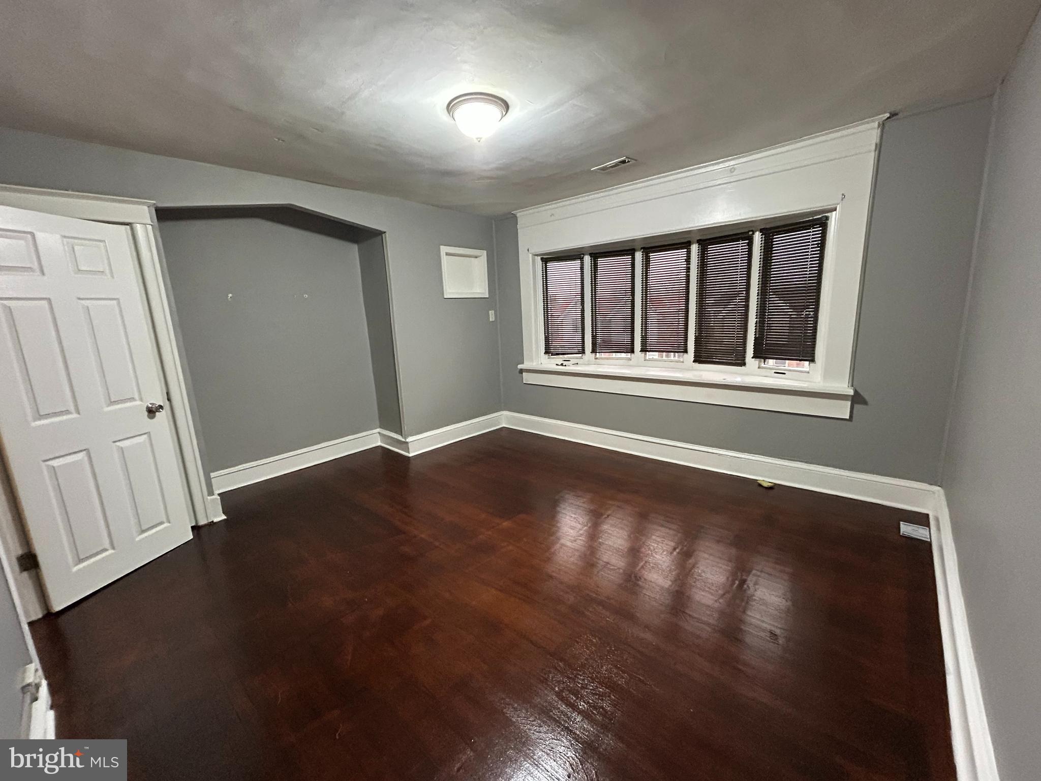 LAWNCREST - Residential