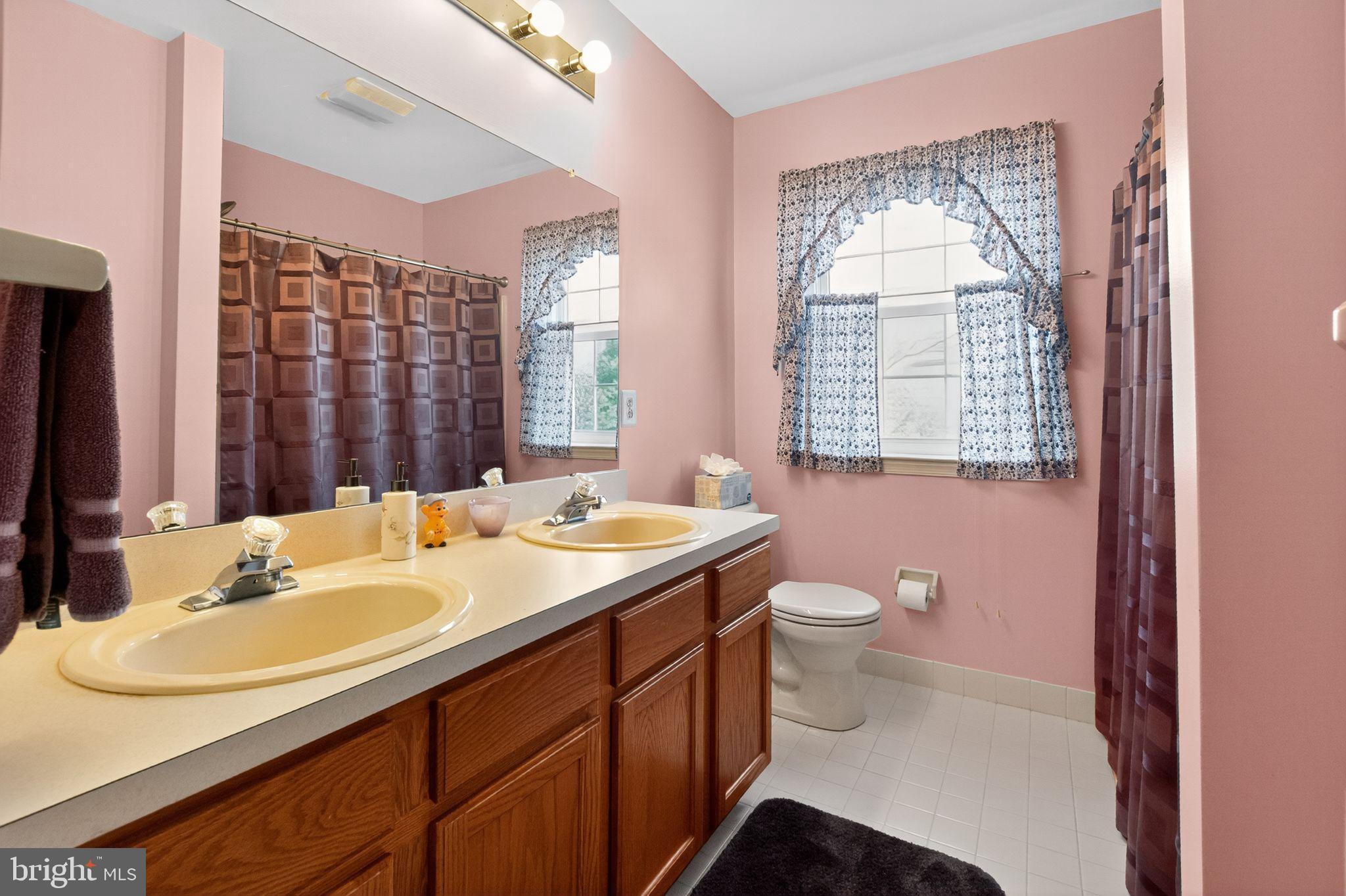 MEADOWS AT VALLEYFRG - Residential