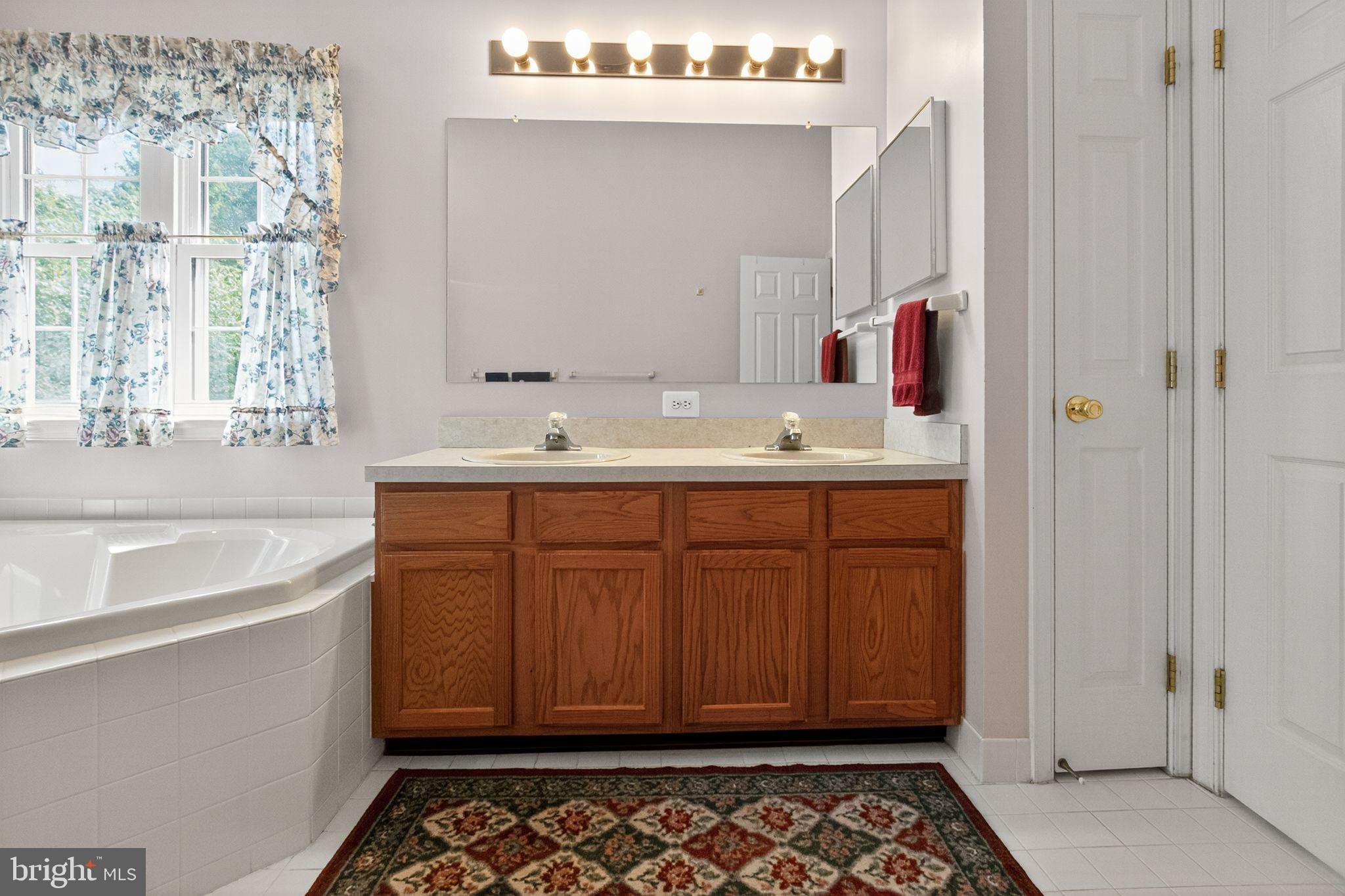 MEADOWS AT VALLEYFRG - Residential