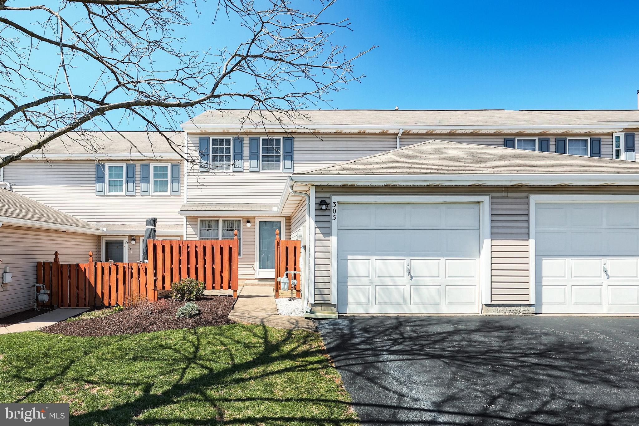 STONEGATE VILLAGE - Residential