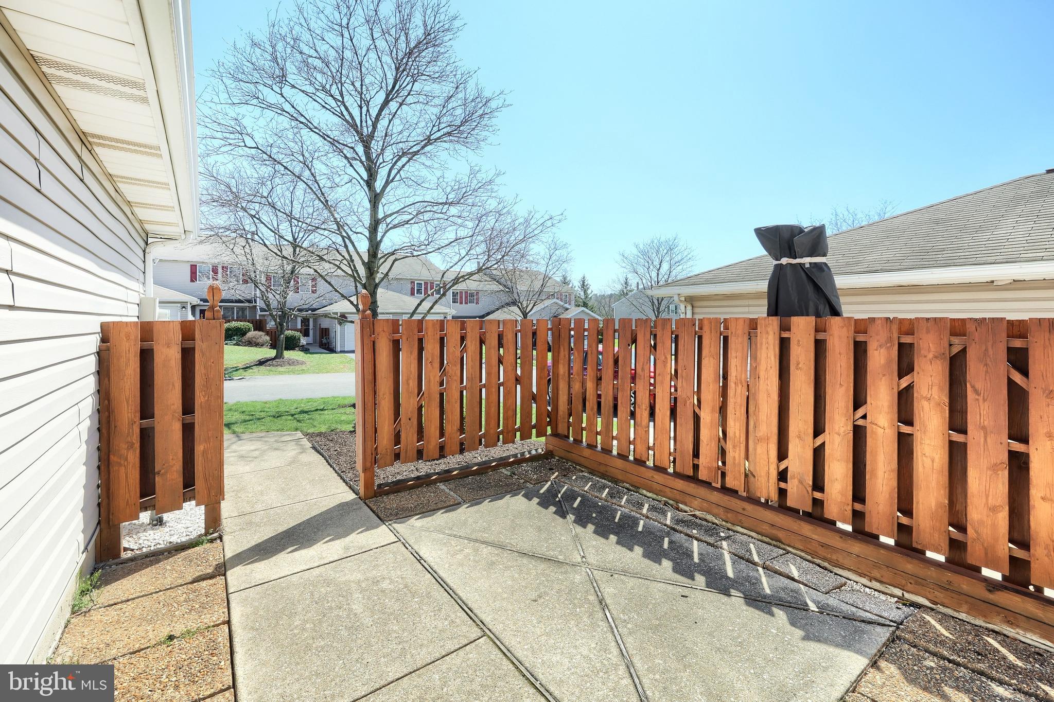 STONEGATE VILLAGE - Residential