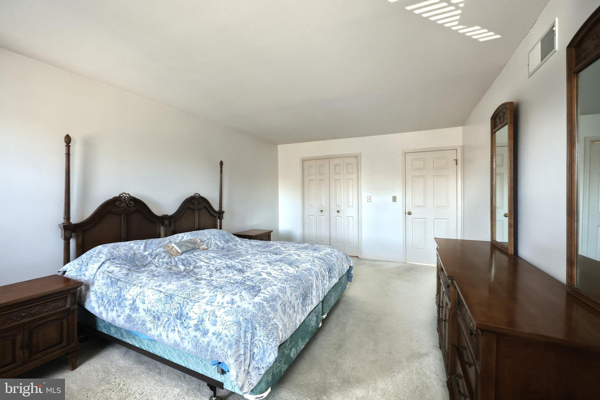 STONEGATE VILLAGE - Residential