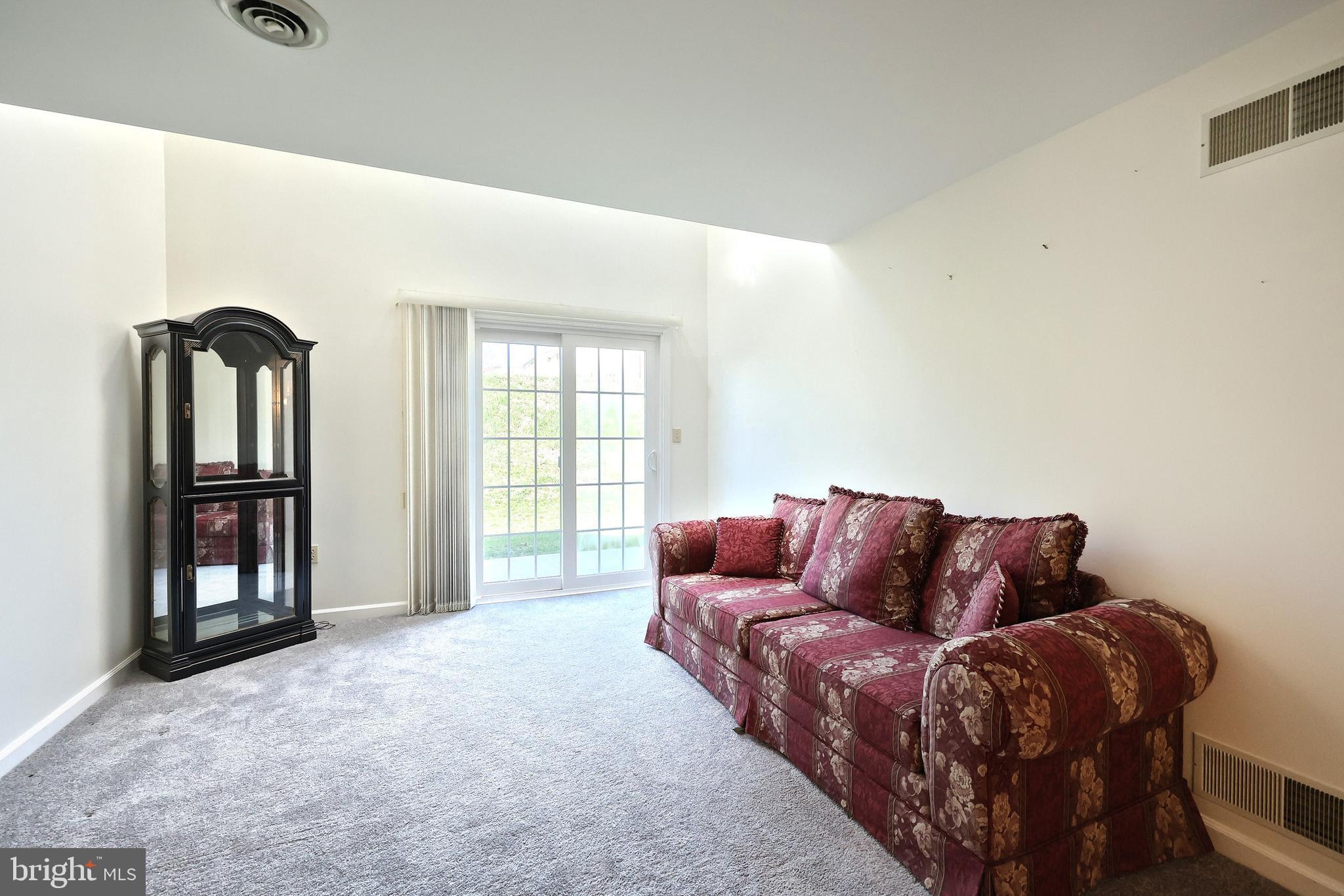 STONEGATE VILLAGE - Residential