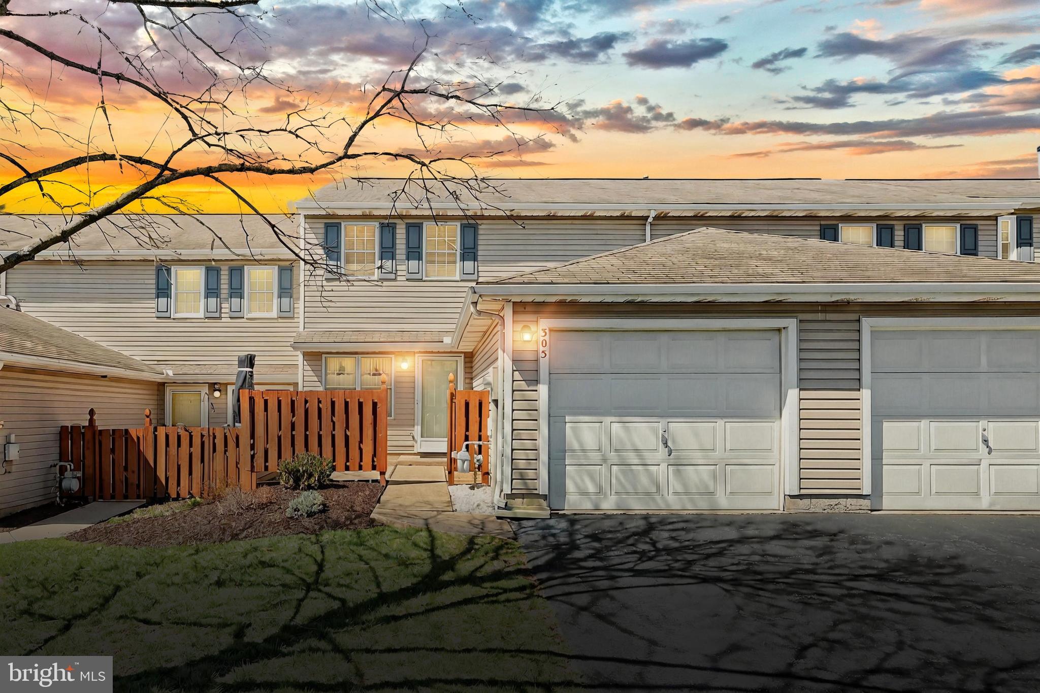 STONEGATE VILLAGE - Residential