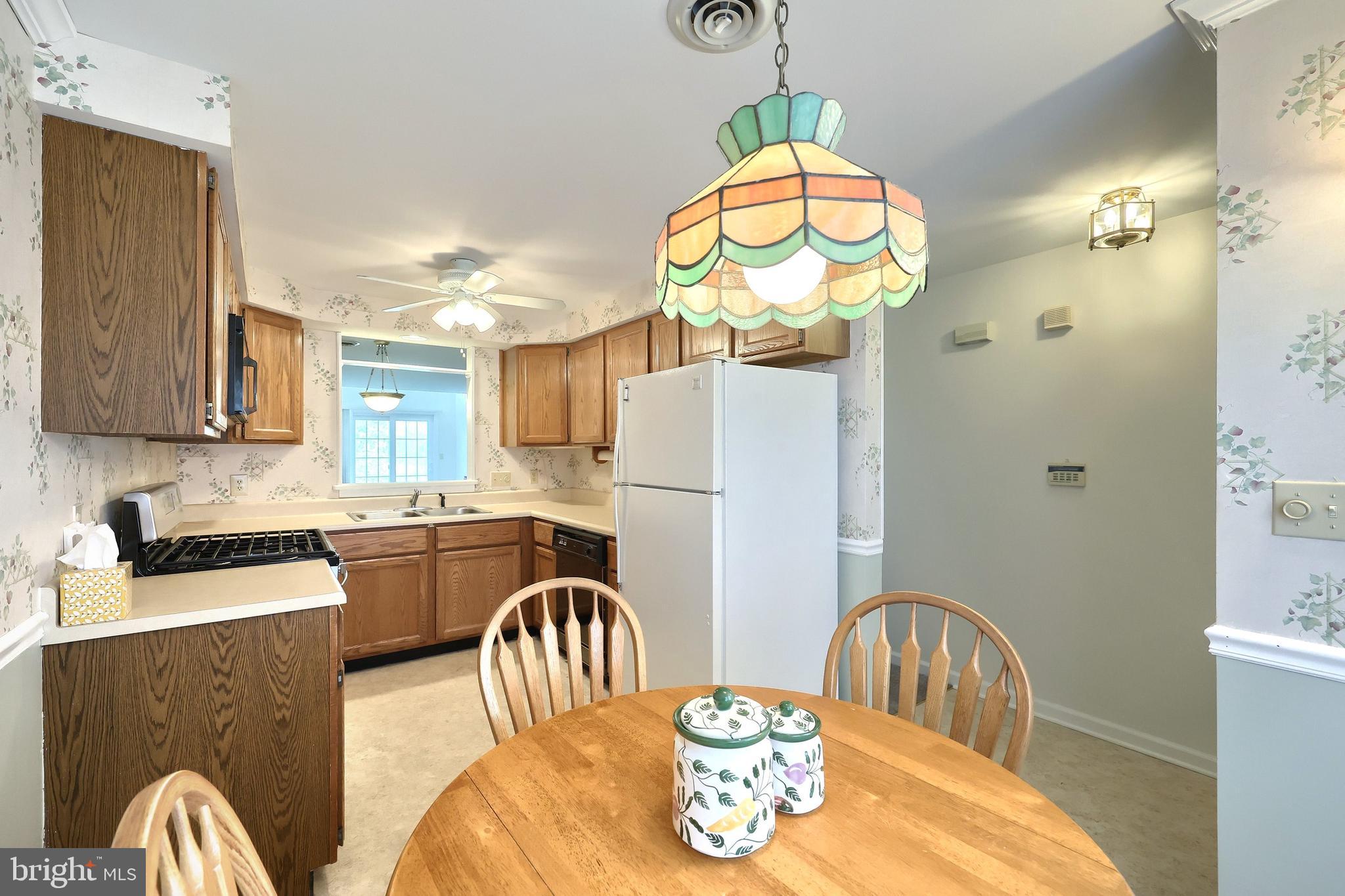 STONEGATE VILLAGE - Residential