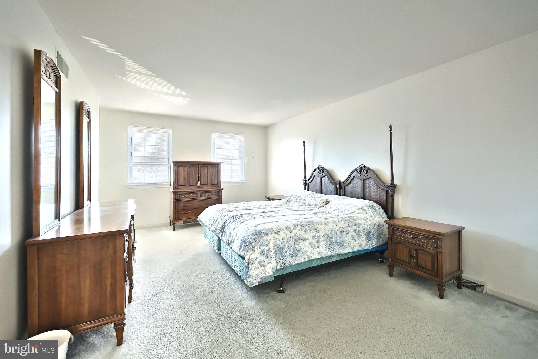 STONEGATE VILLAGE - Residential