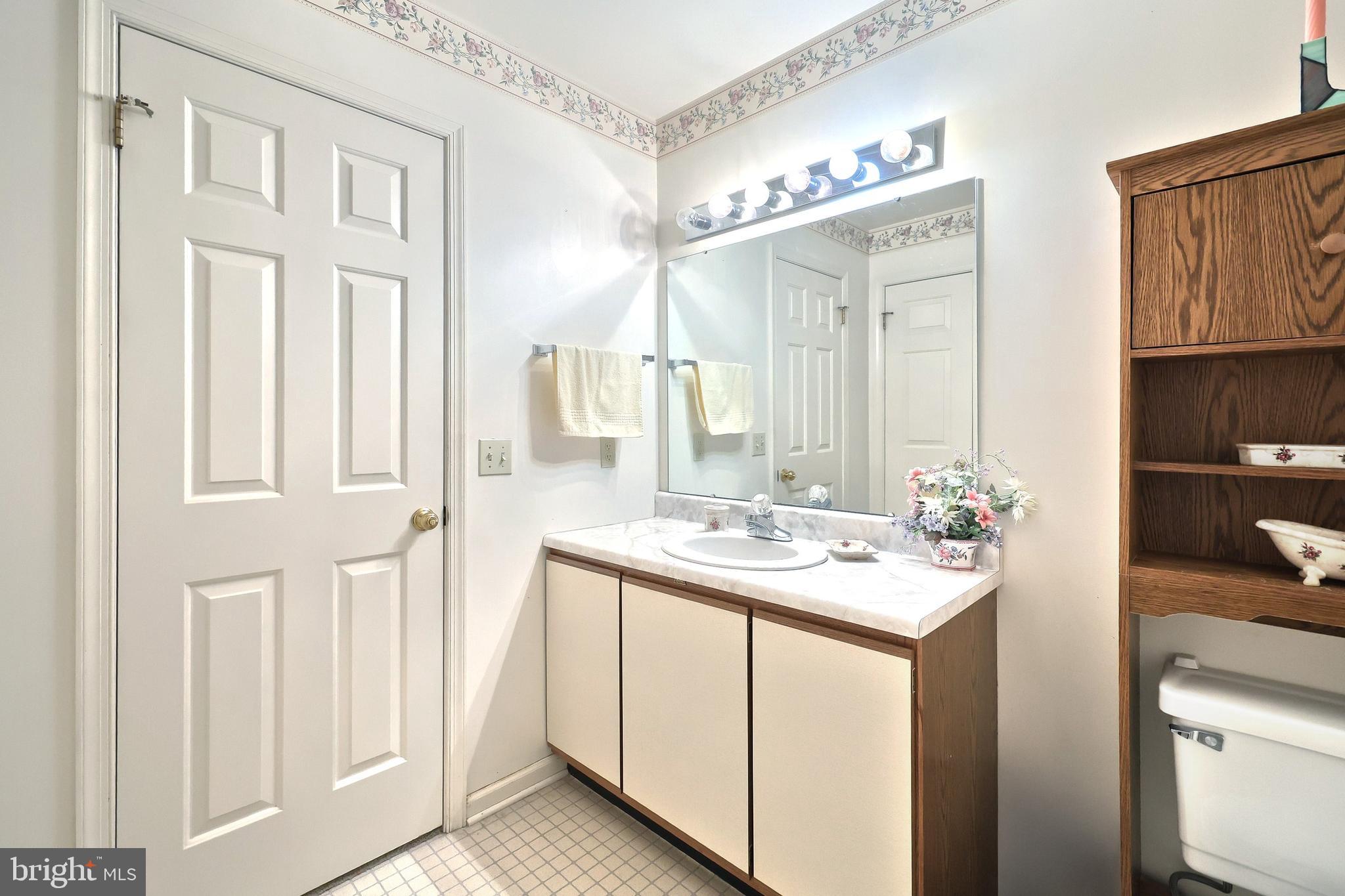 STONEGATE VILLAGE - Residential