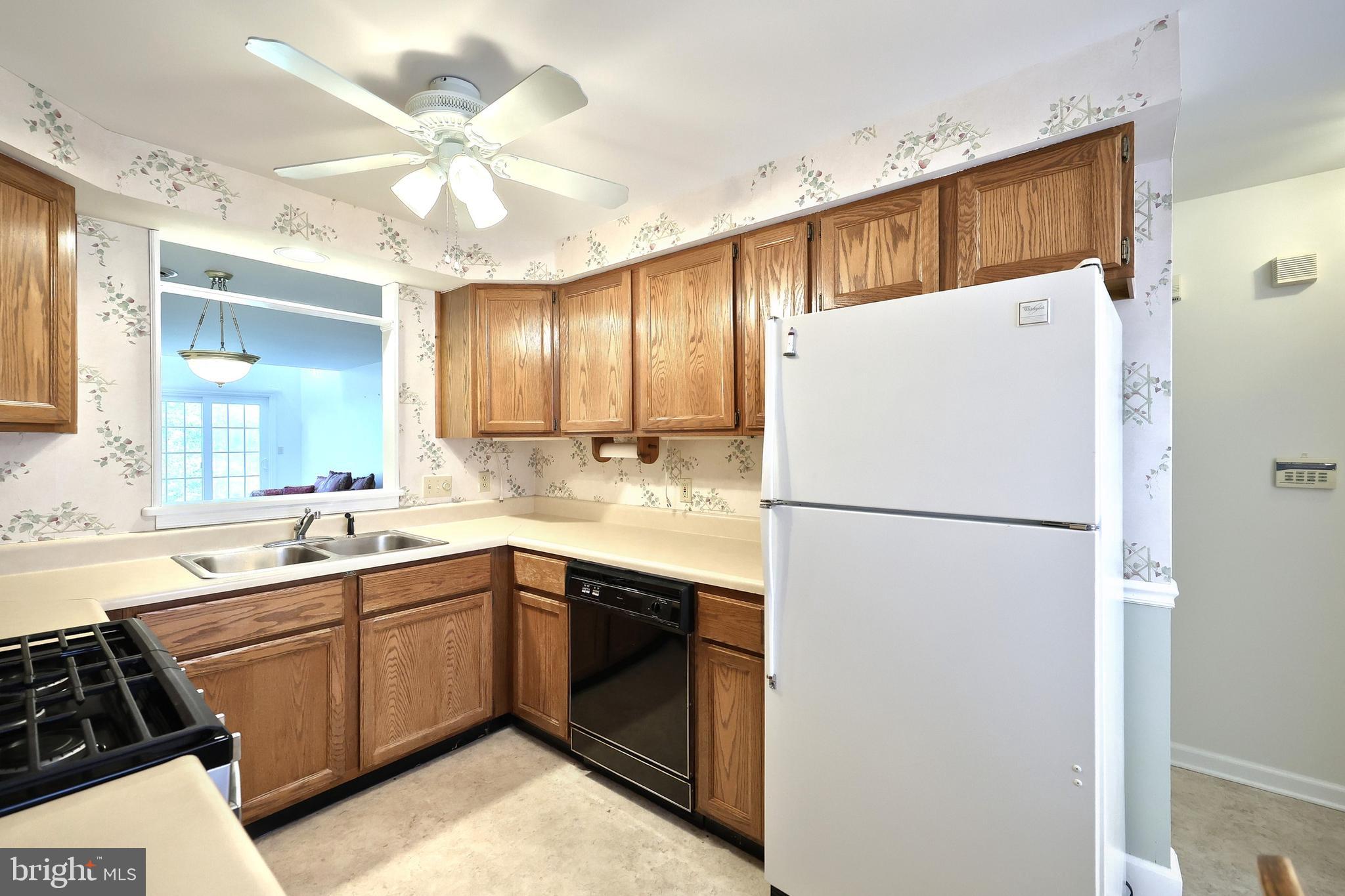 STONEGATE VILLAGE - Residential