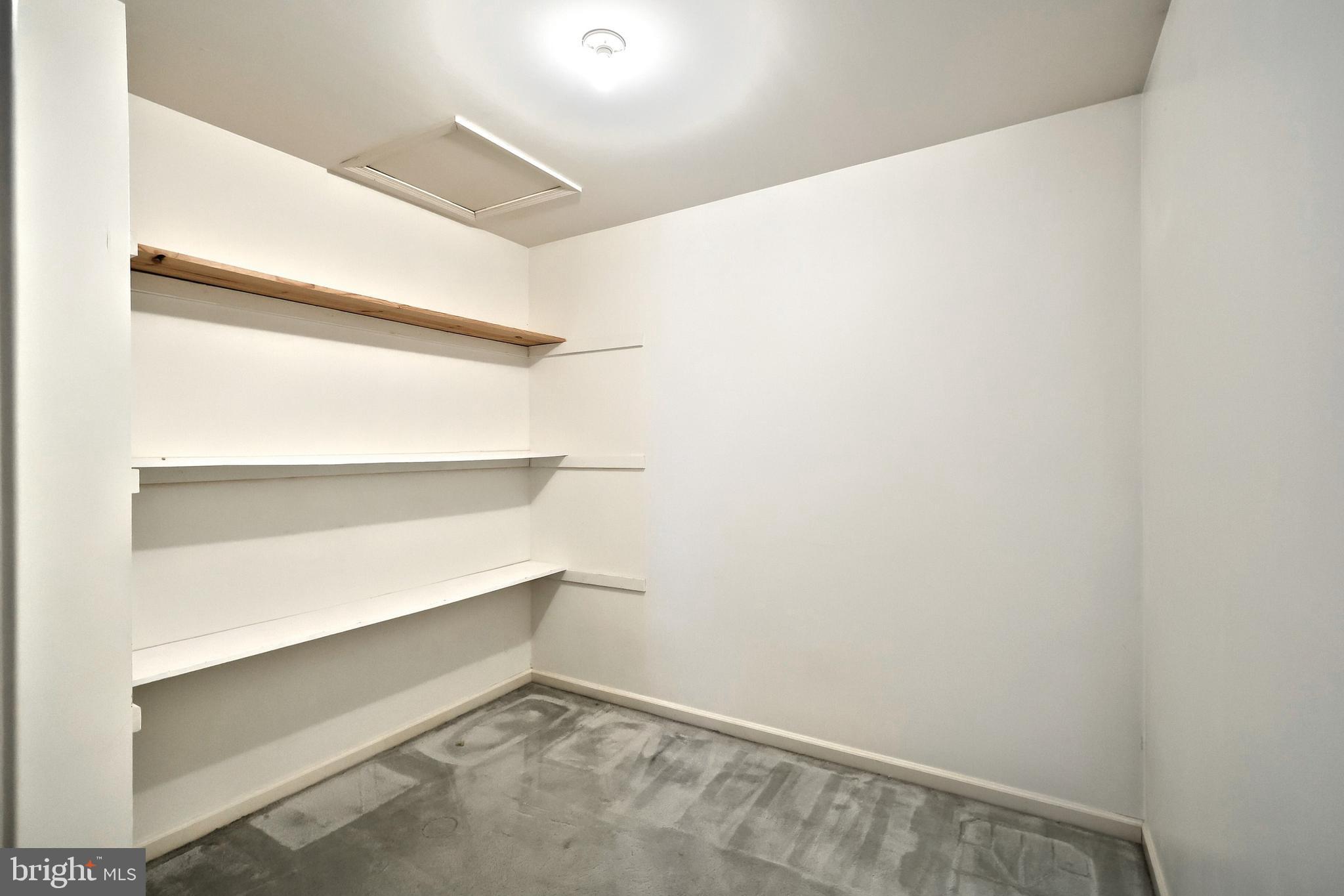 STONEGATE VILLAGE - Residential