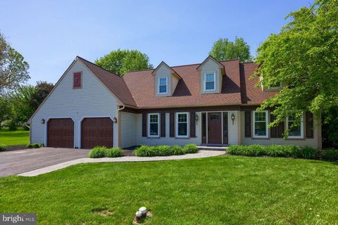 Photo of 117 BLUEGRASS CIR, LANDISVILLE, PA 17538 (MLS # PALA2034772)