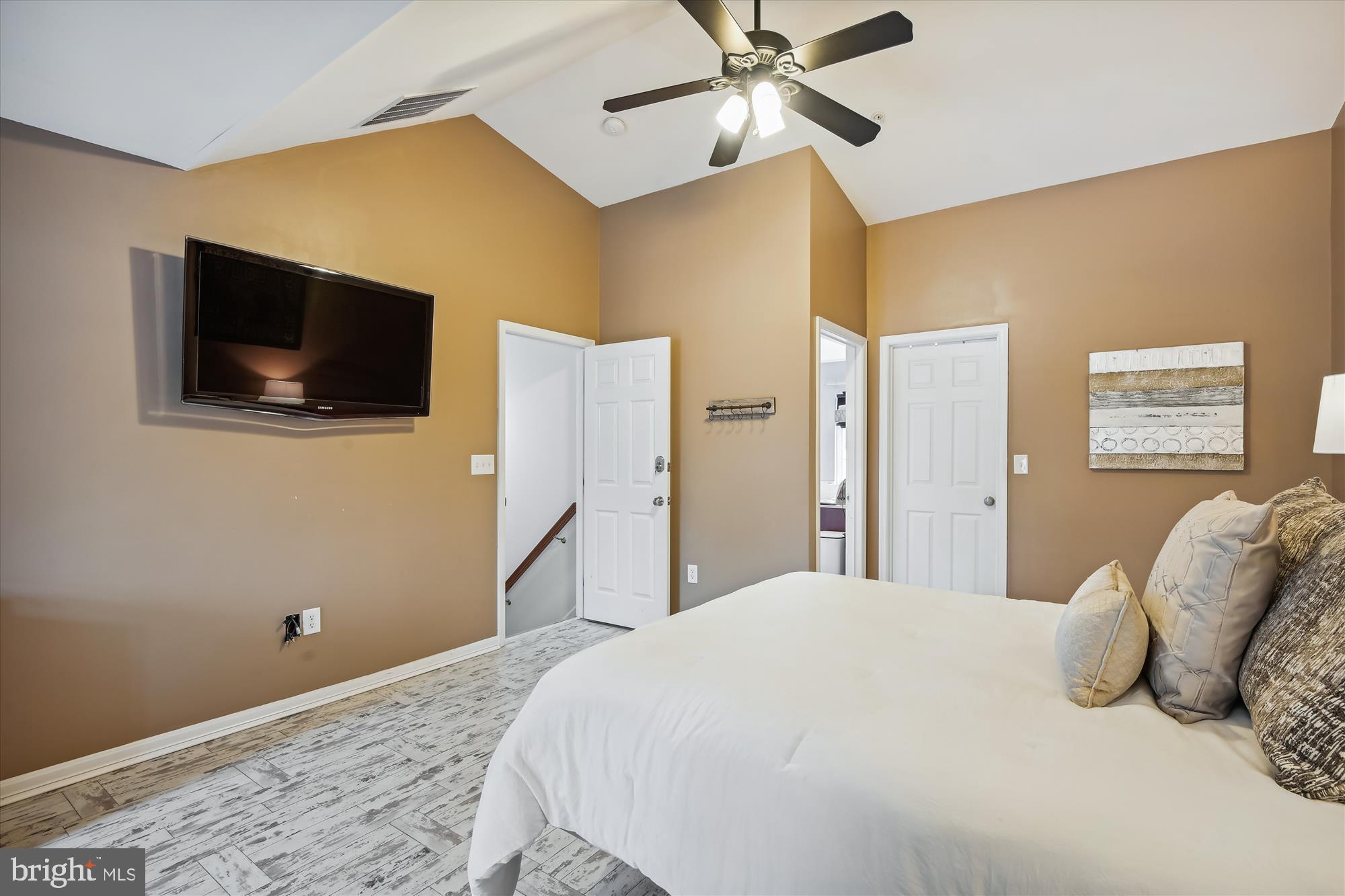 SAN FRANCISCO BY THE BAY - Residential