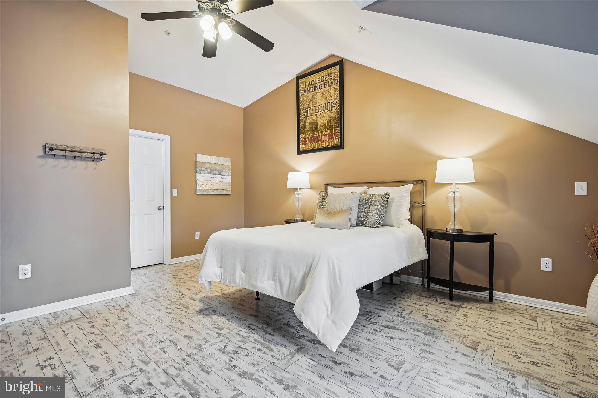 SAN FRANCISCO BY THE BAY - Residential