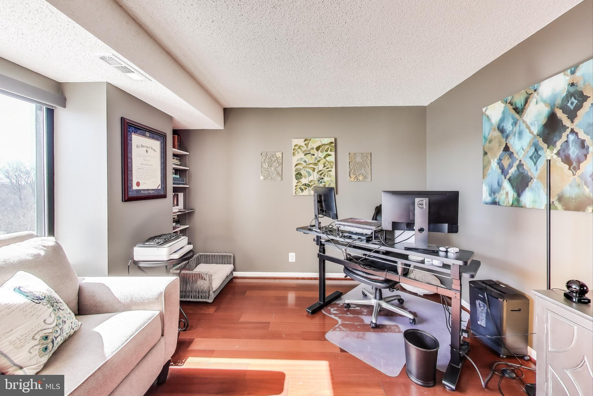 LAKESIDE PLAZA - Residential