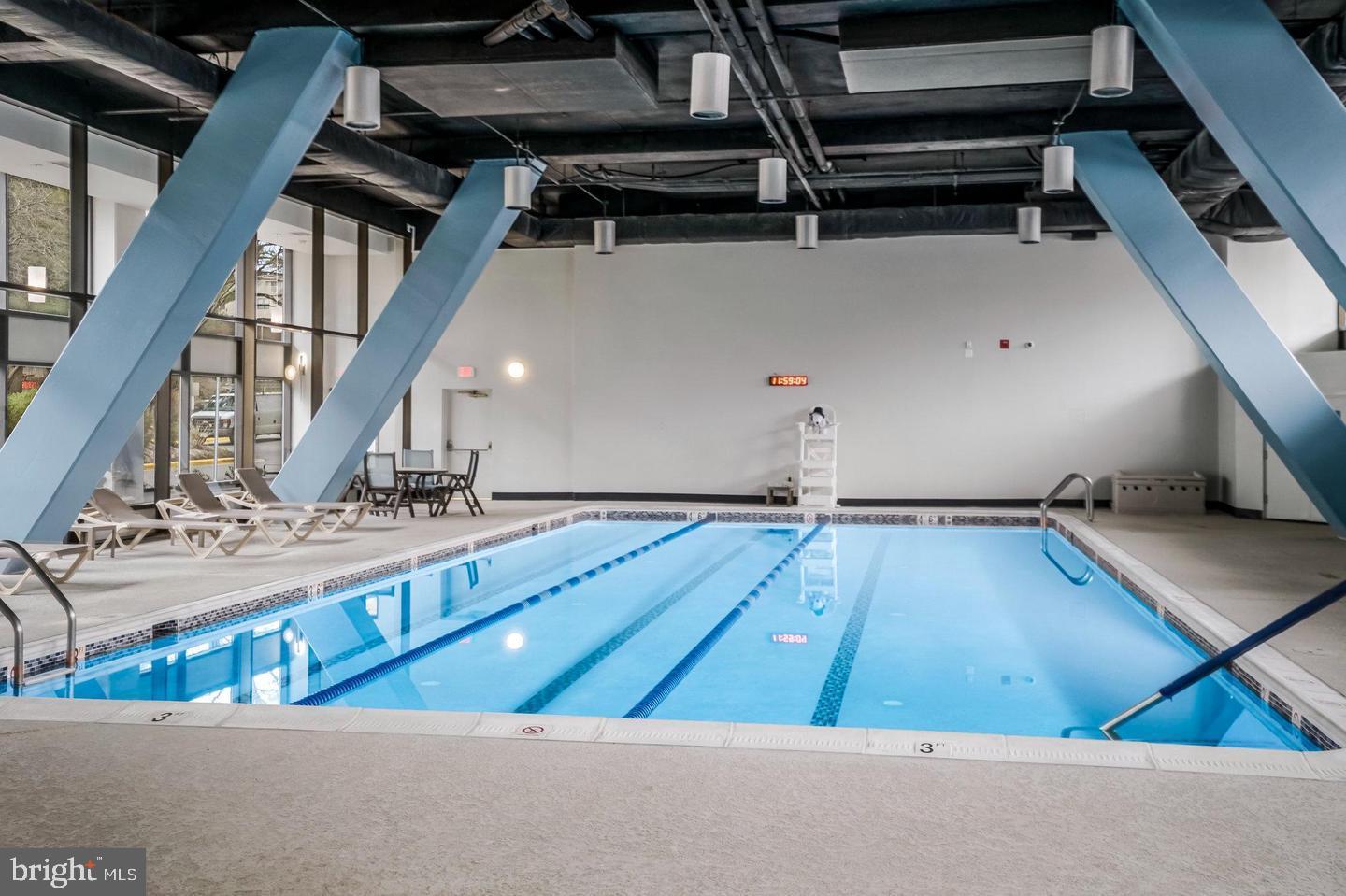 LAKESIDE PLAZA - Residential